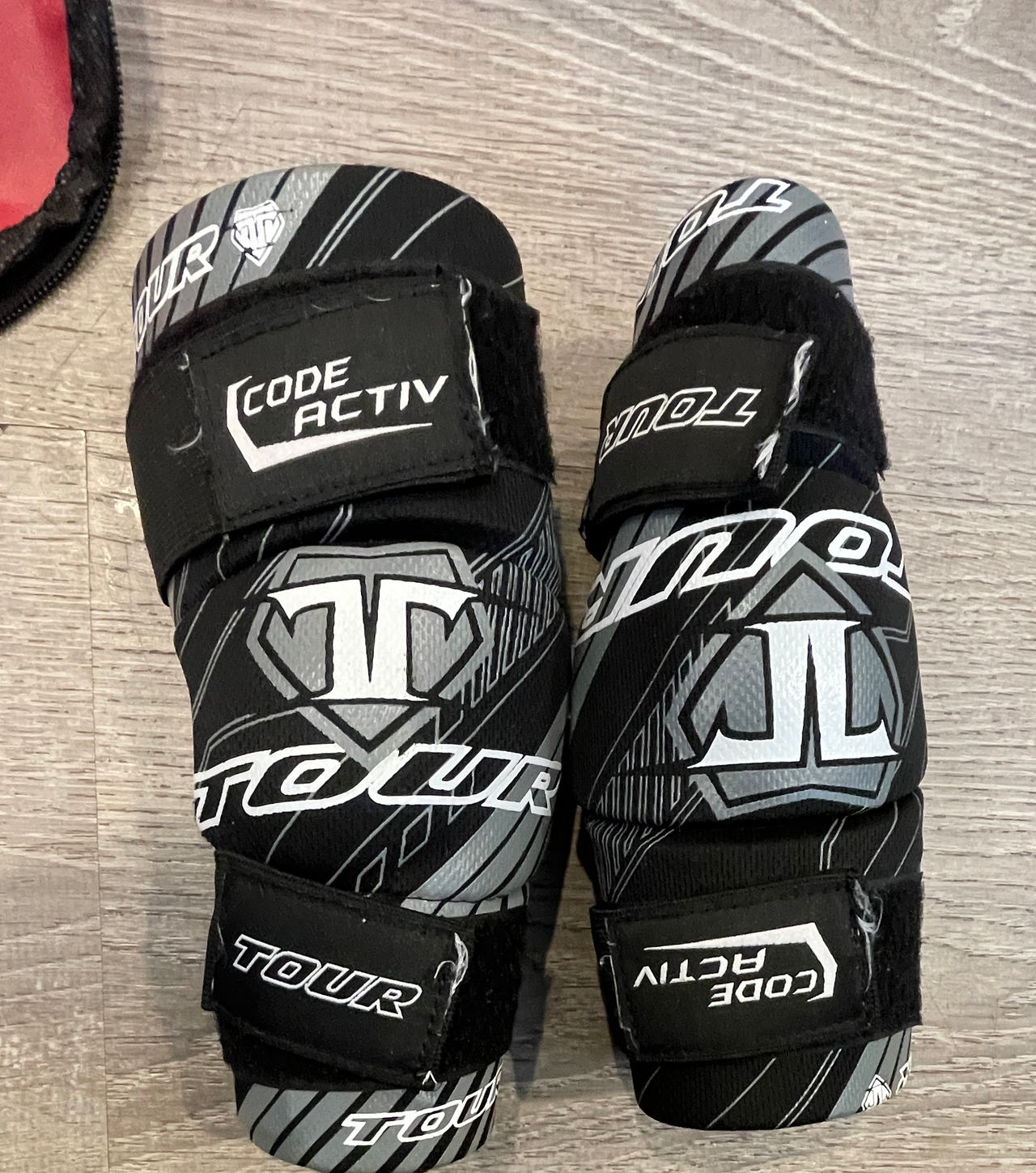 Tour Code Activ Elbow Pads