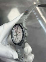 Omega x Swatch Speedmaster MoonSwatch moon - Image 4