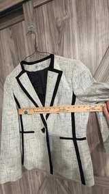 Kasper Women's Contrast Trim Tweed Blazer size 8 - Image 7