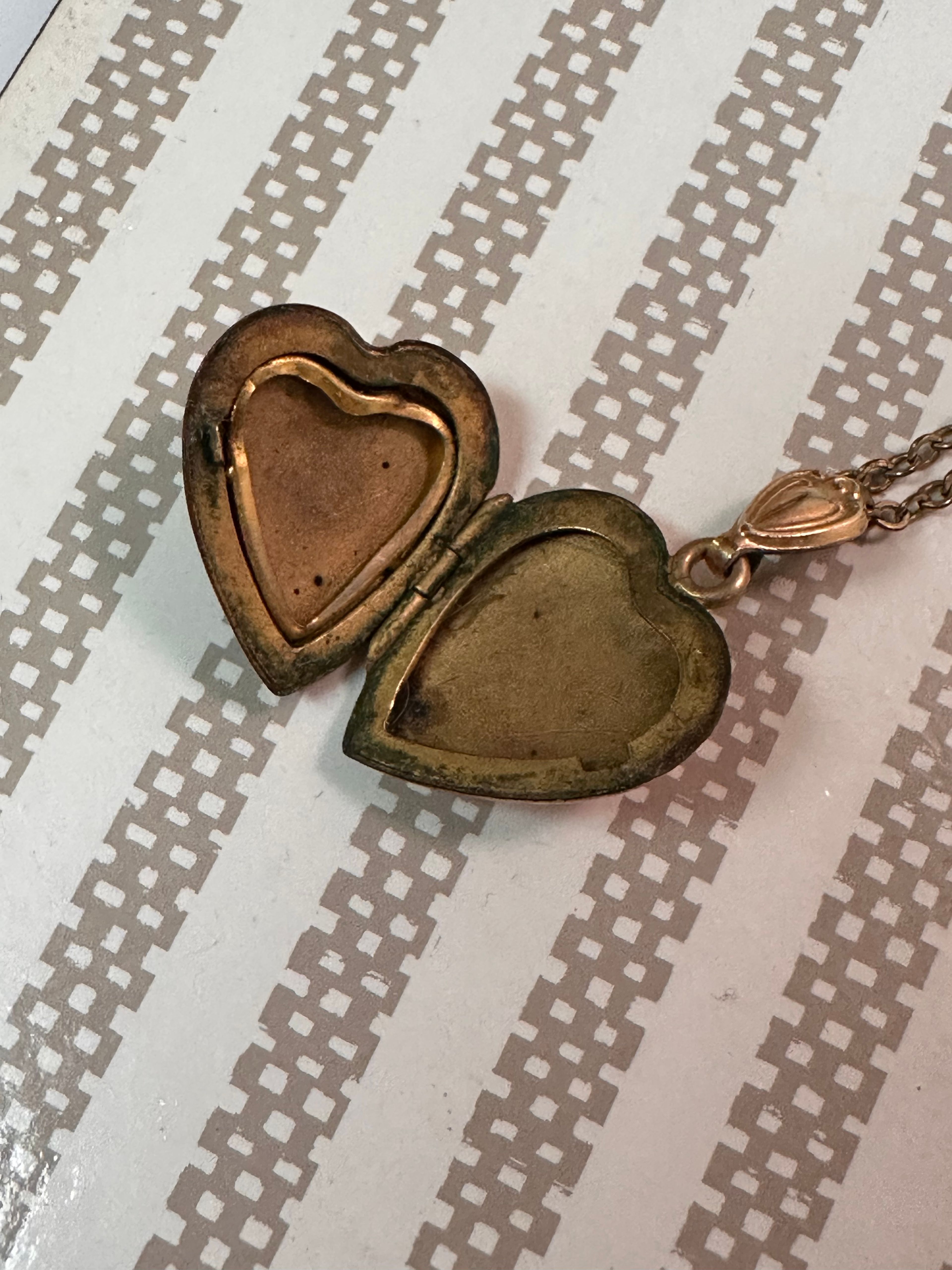 Vintage Heart Locket Pendant - Image 4