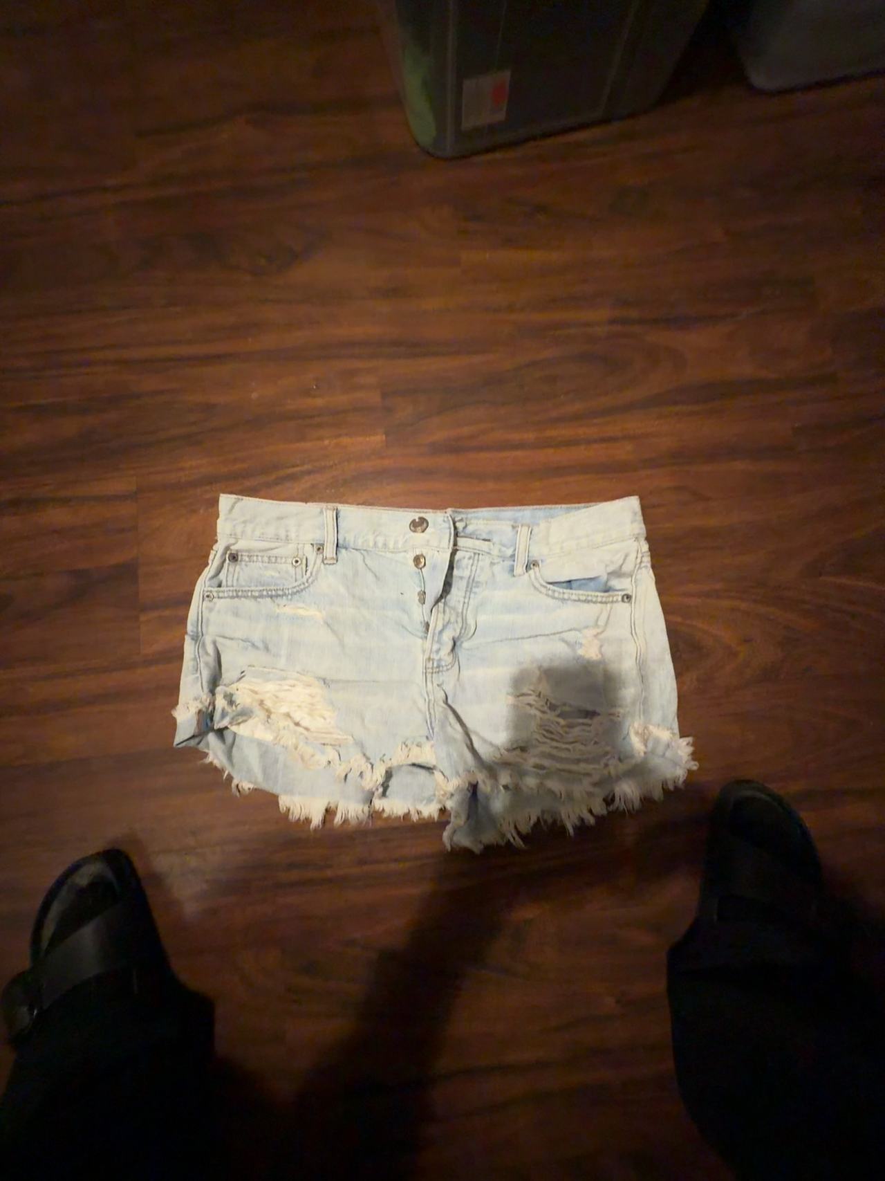 American Eagle Women's Light Blue Distressed Denim Shorts