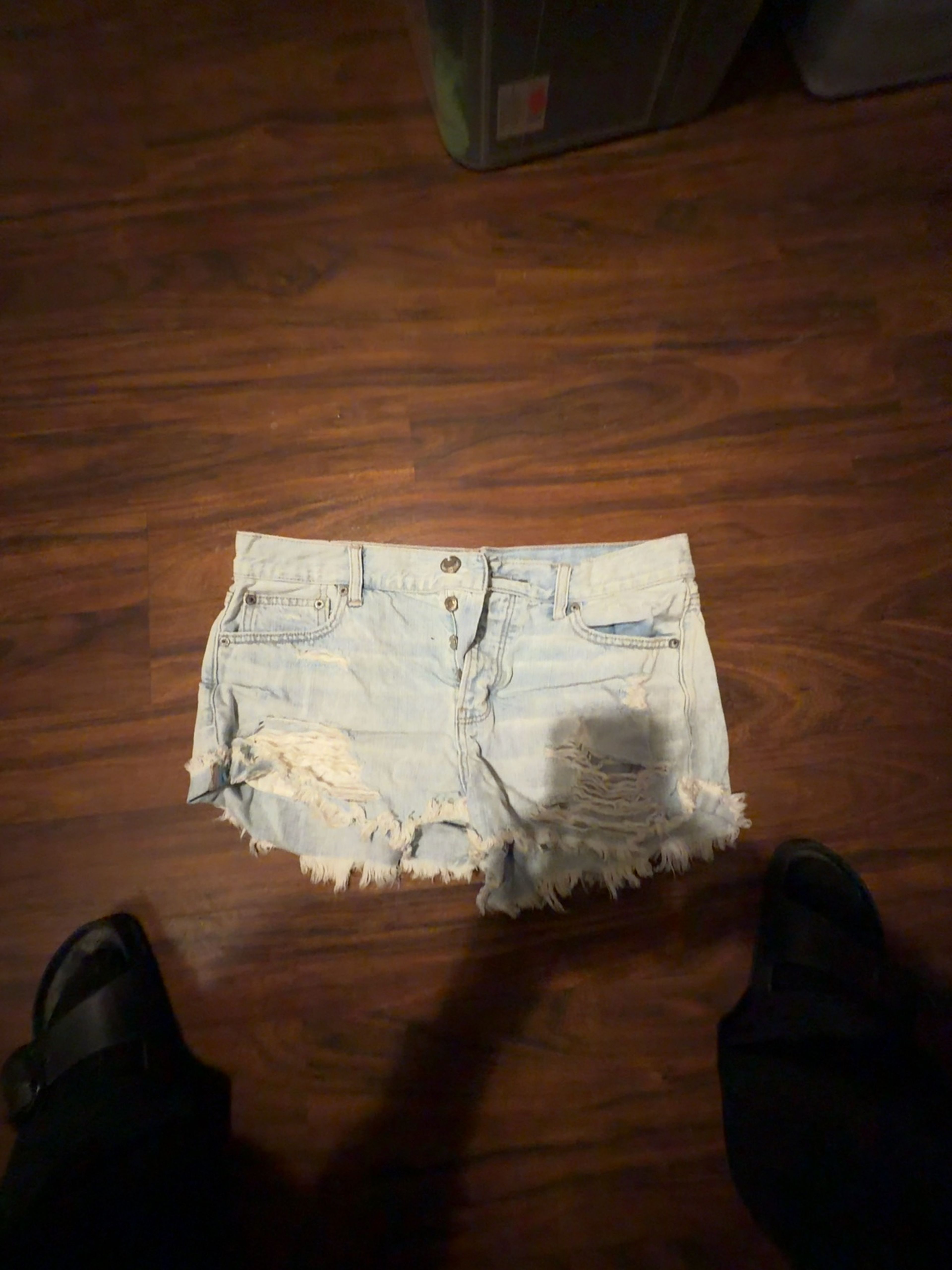 American Eagle Women's Light Blue Distressed Denim Shorts