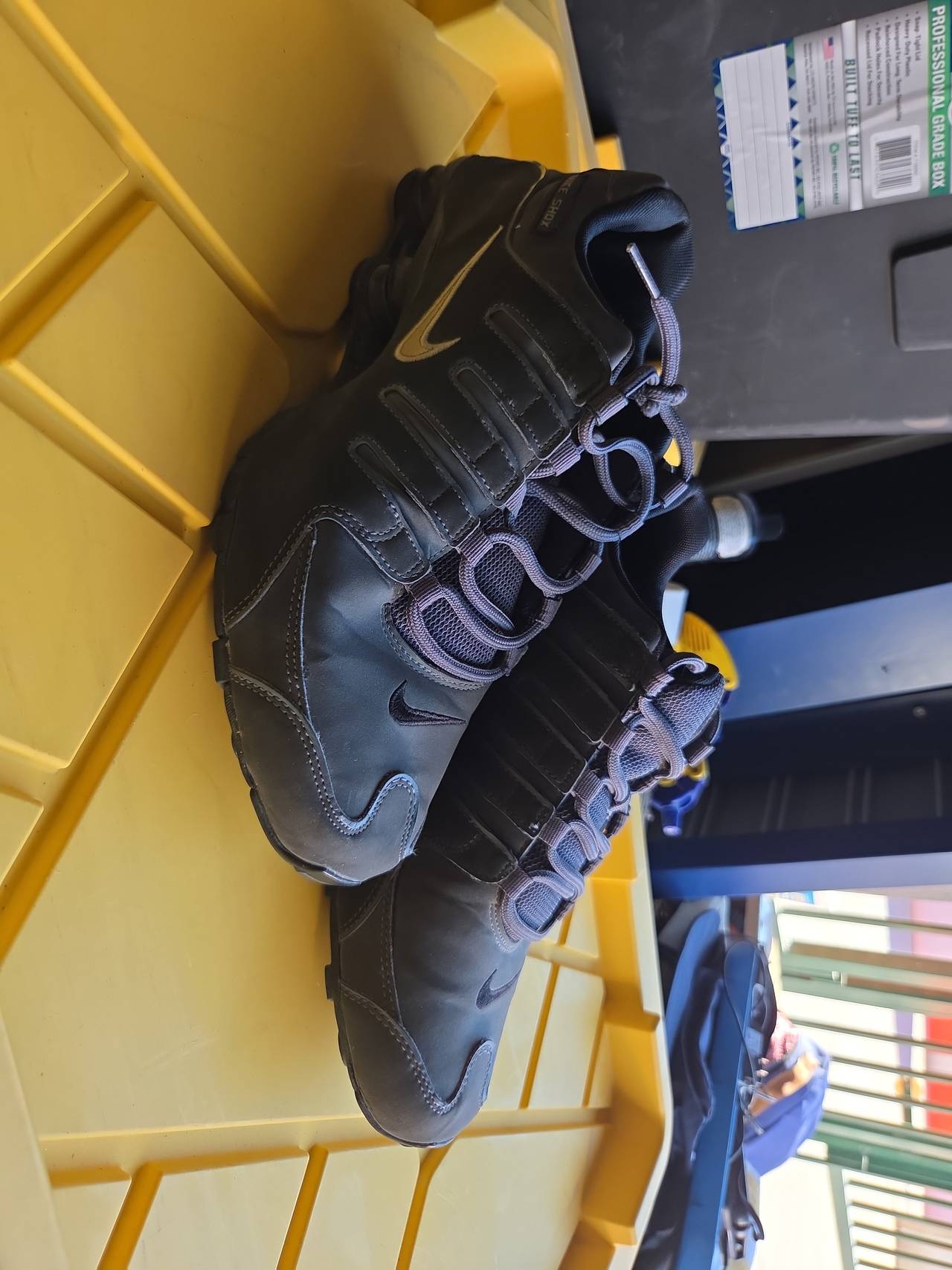 Nike Shox NZ Black Gold