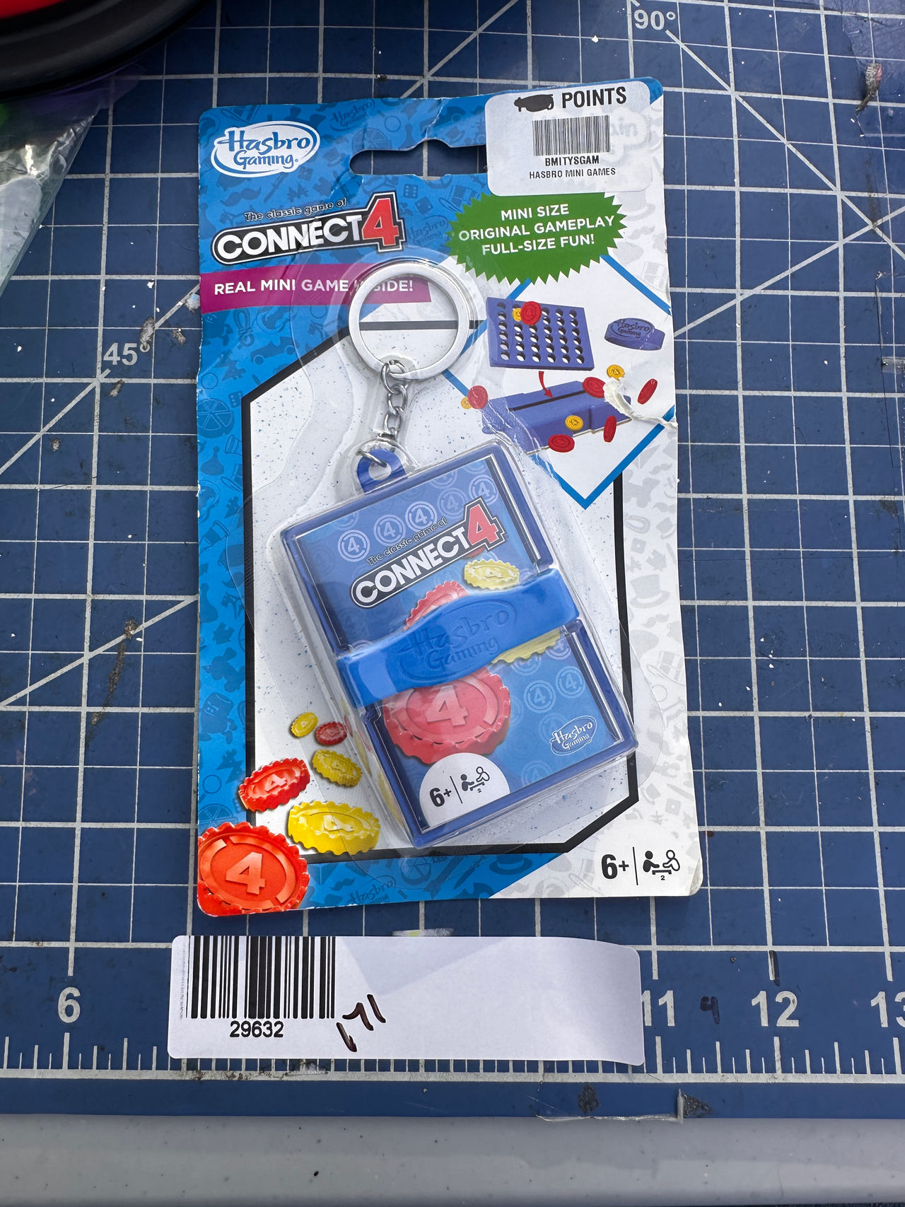 Hasbro Gaming Connect 4 Mini Keychain Game