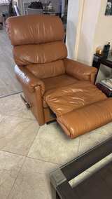La-Z-Boy Pinnacle Leather Recliner - Image 3