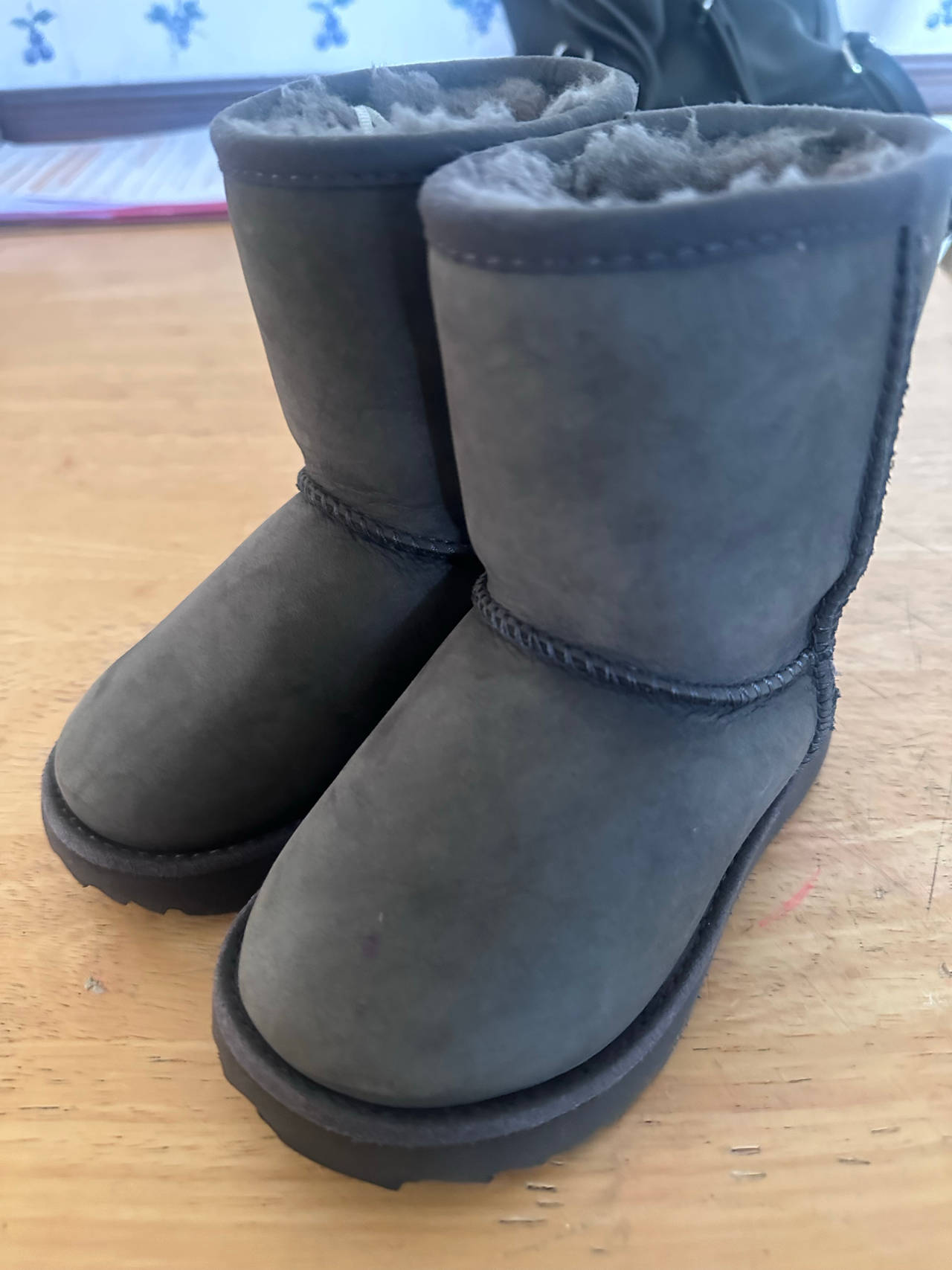 UGG Classic Toddler size 8 boots