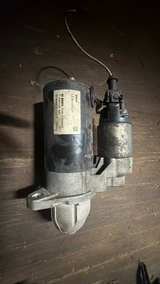 BMW Starter Motor 861257601 - Image 1