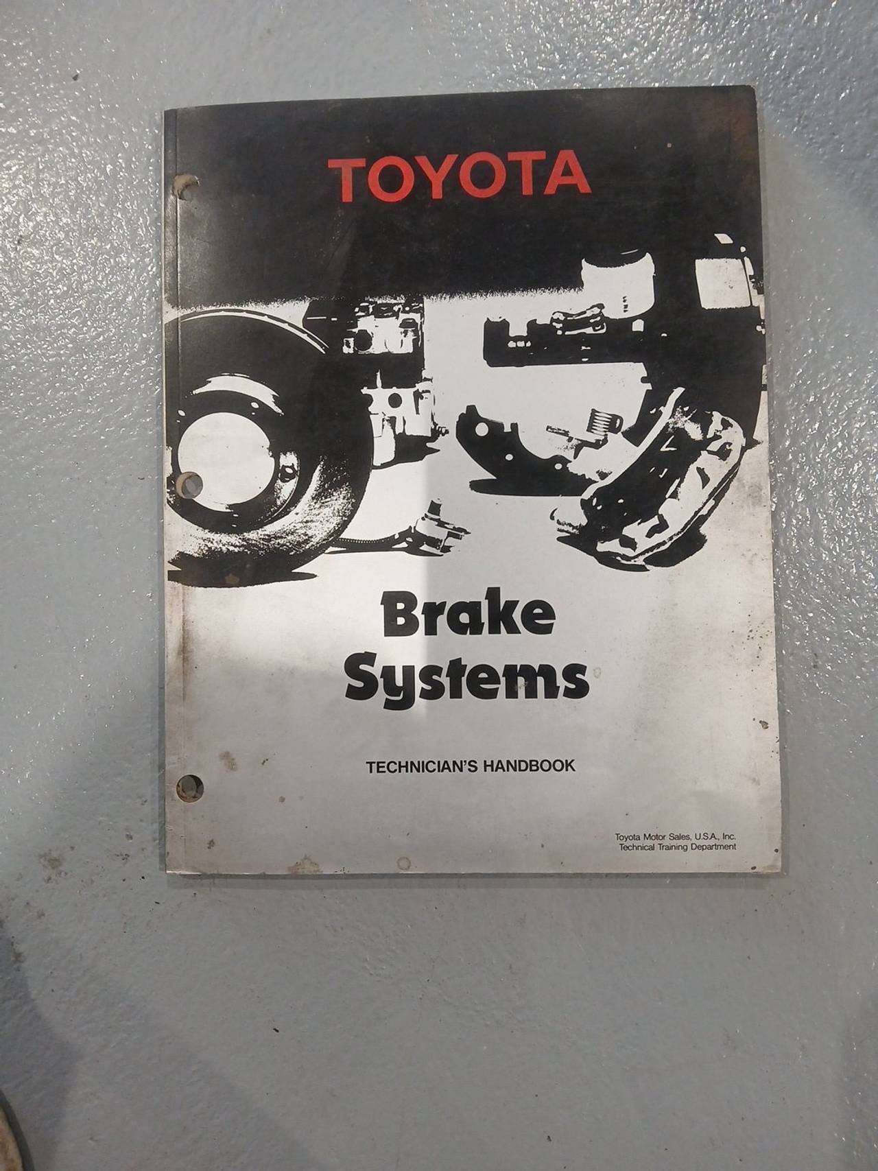 Toyota Brake Systems Technician Handbook Course 552 Service Manual
