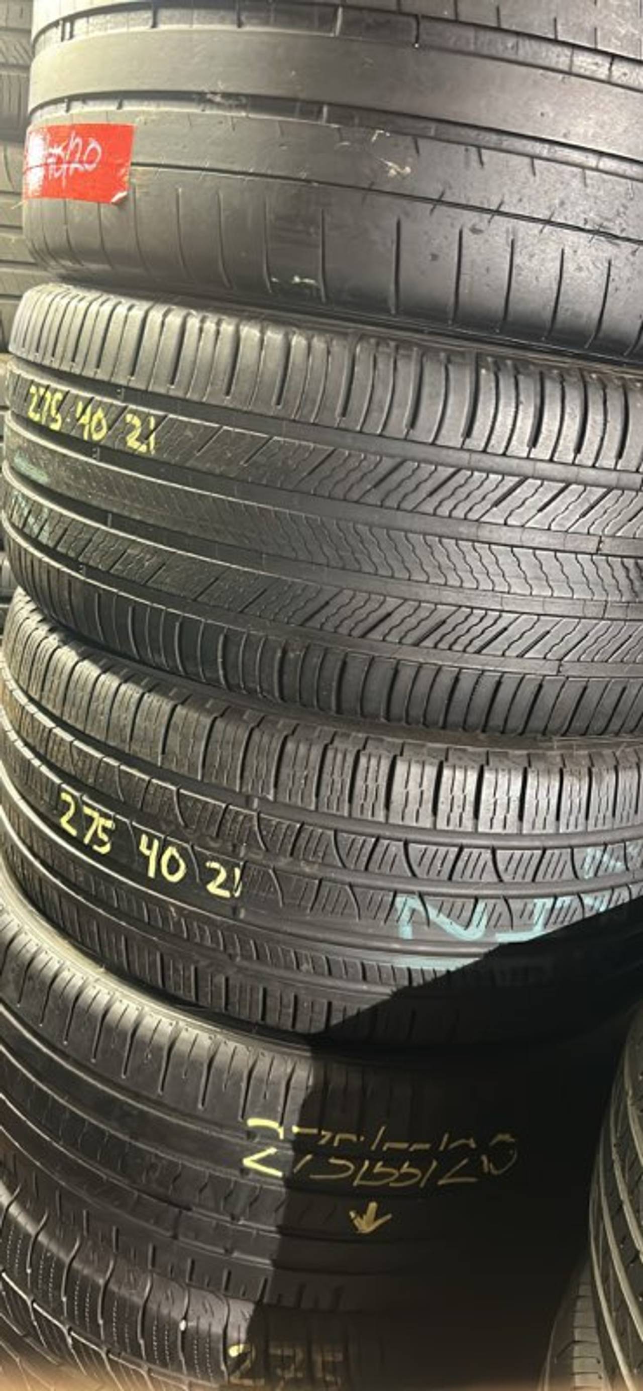 2 Car tires 275/40/21