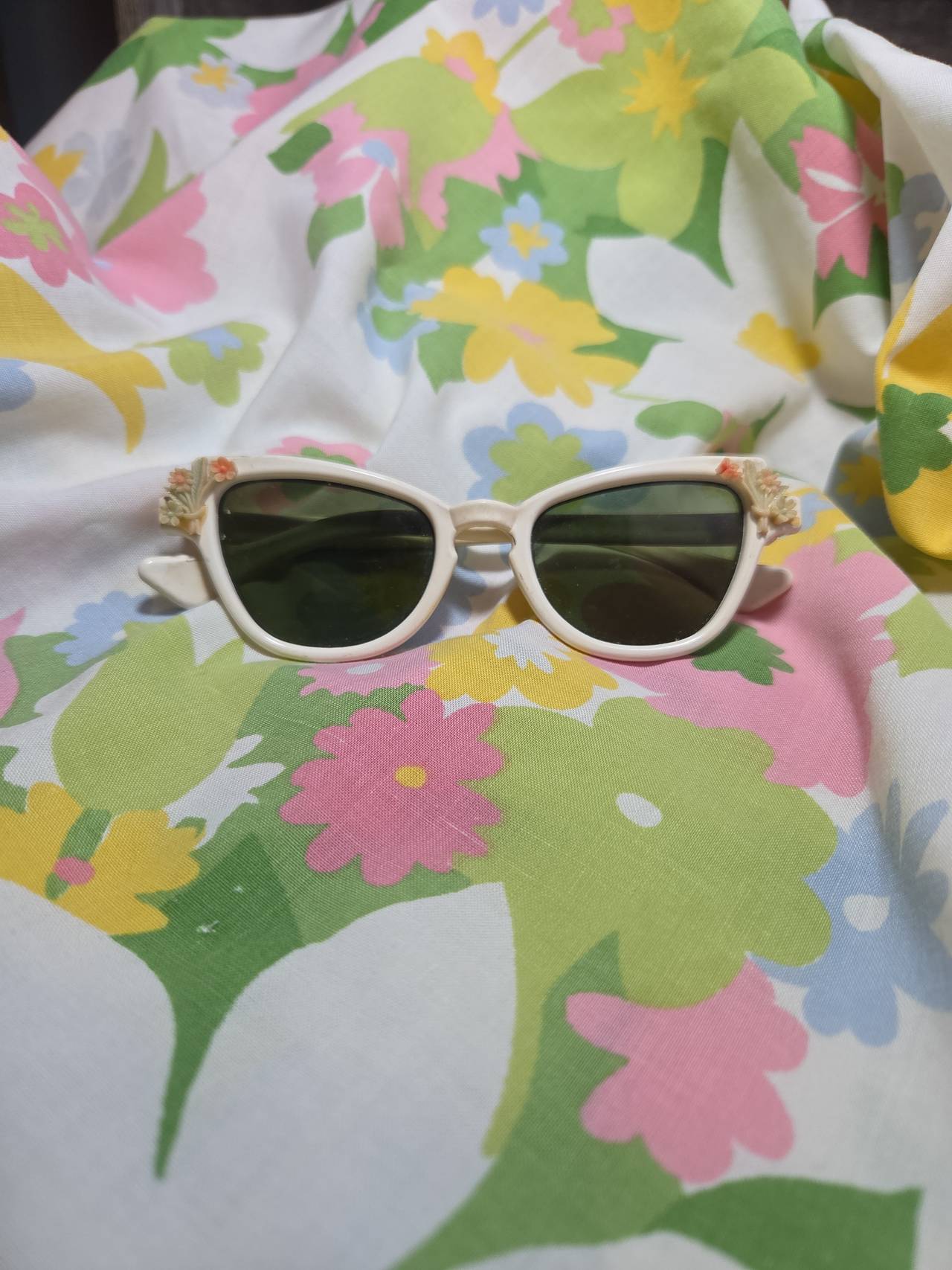 Vintage Floral Cat Eye Sunglasses