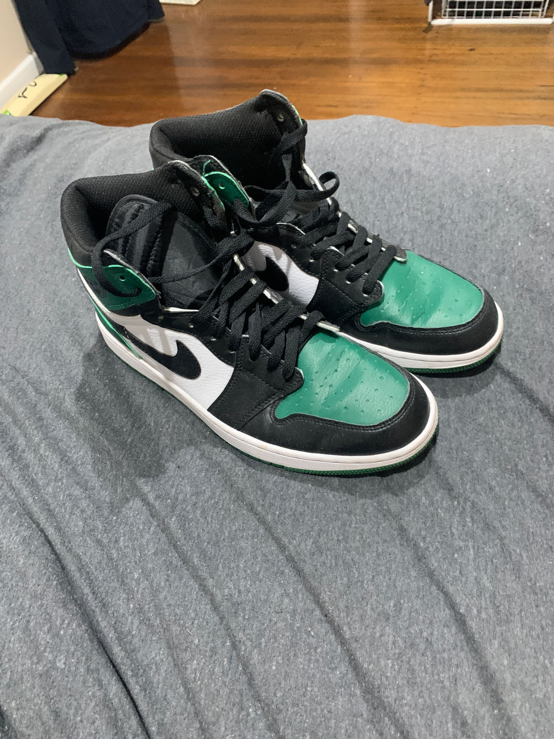 Air Jordan 1 Retro High OG 'Pine Green'