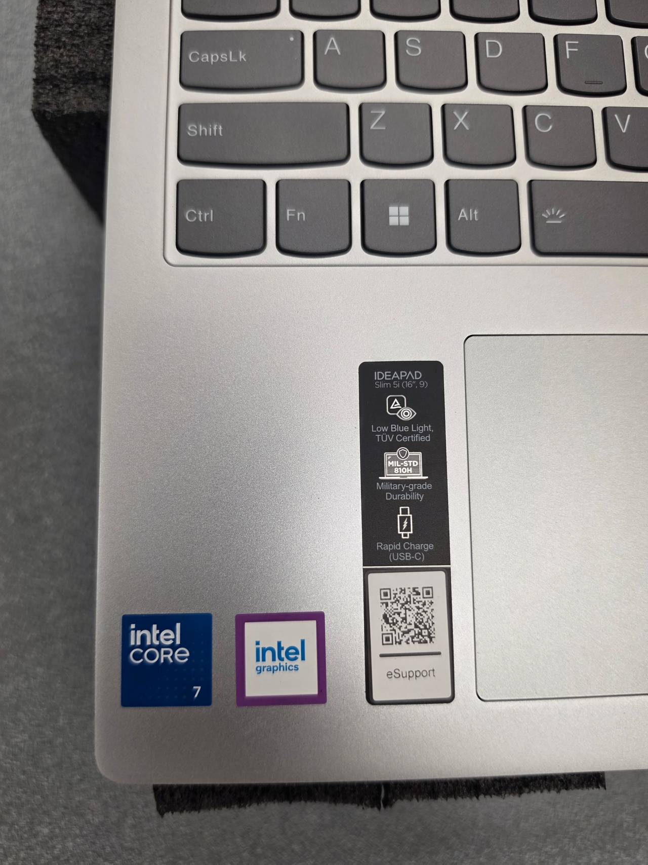 Lenovo IdeaPad Slim 5 16IRU9 Laptop