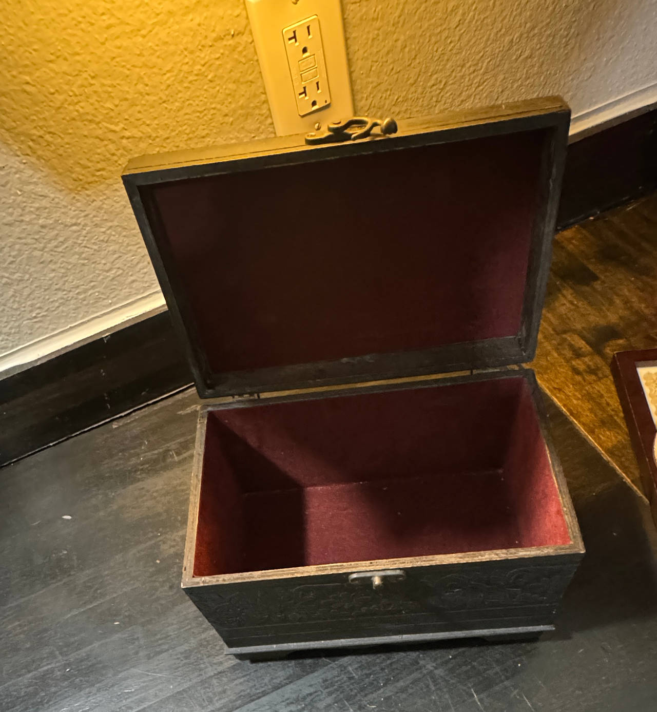 Vintage Style Wooden Jewelry Keepsake Box