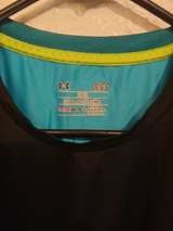 Under Armour Men's HeatGear Short Sleeve Shirt Size large - Image 1
