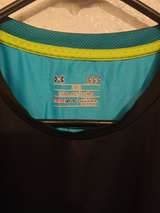 Under Armour Men's HeatGear Short Sleeve Shirt Size large - Image 1