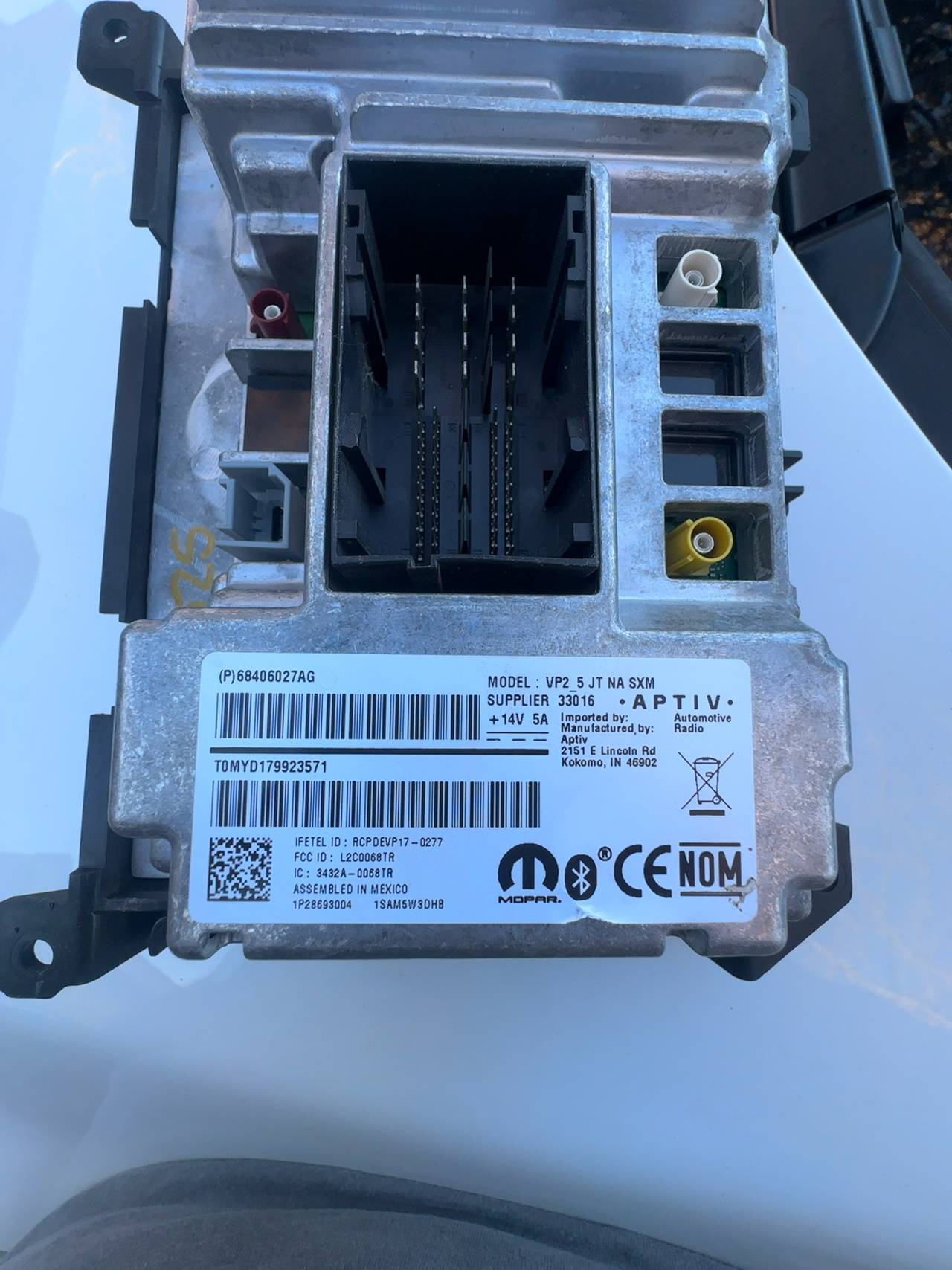 Jeep Uconnect 5" Touchscreen Radio (VP2)