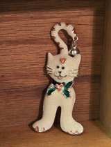 JJ Vintage Christmas Cat Brooch with Bell - Image 3