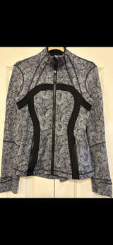 Lululemon Define Jacket Patterned size 4 great condition - Image 1