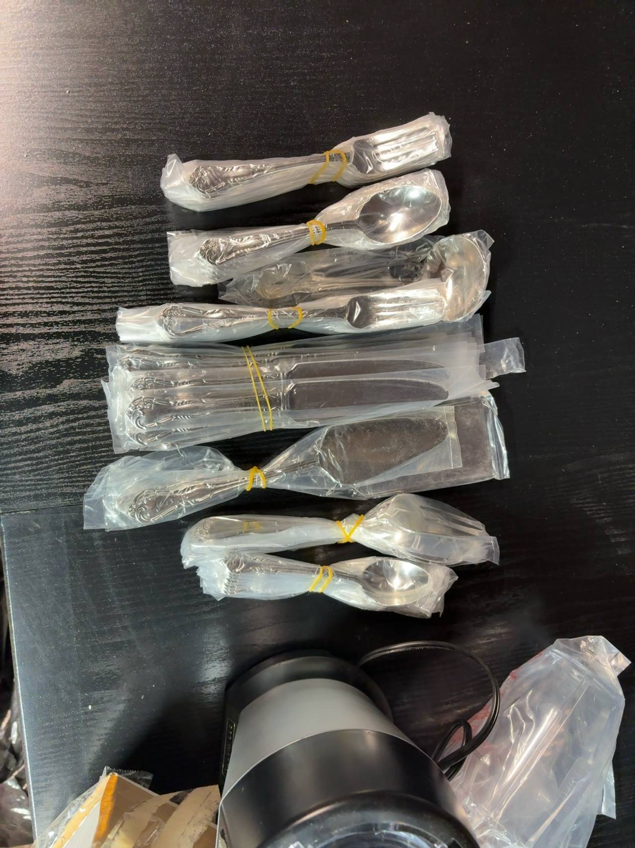 🍴 Silver-Tone Flatware / Silverware Set — Multiple Pieces (New in Sleeves)