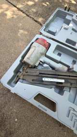 Central Pneumatic 21 Degree Framing Nailer - Image 2