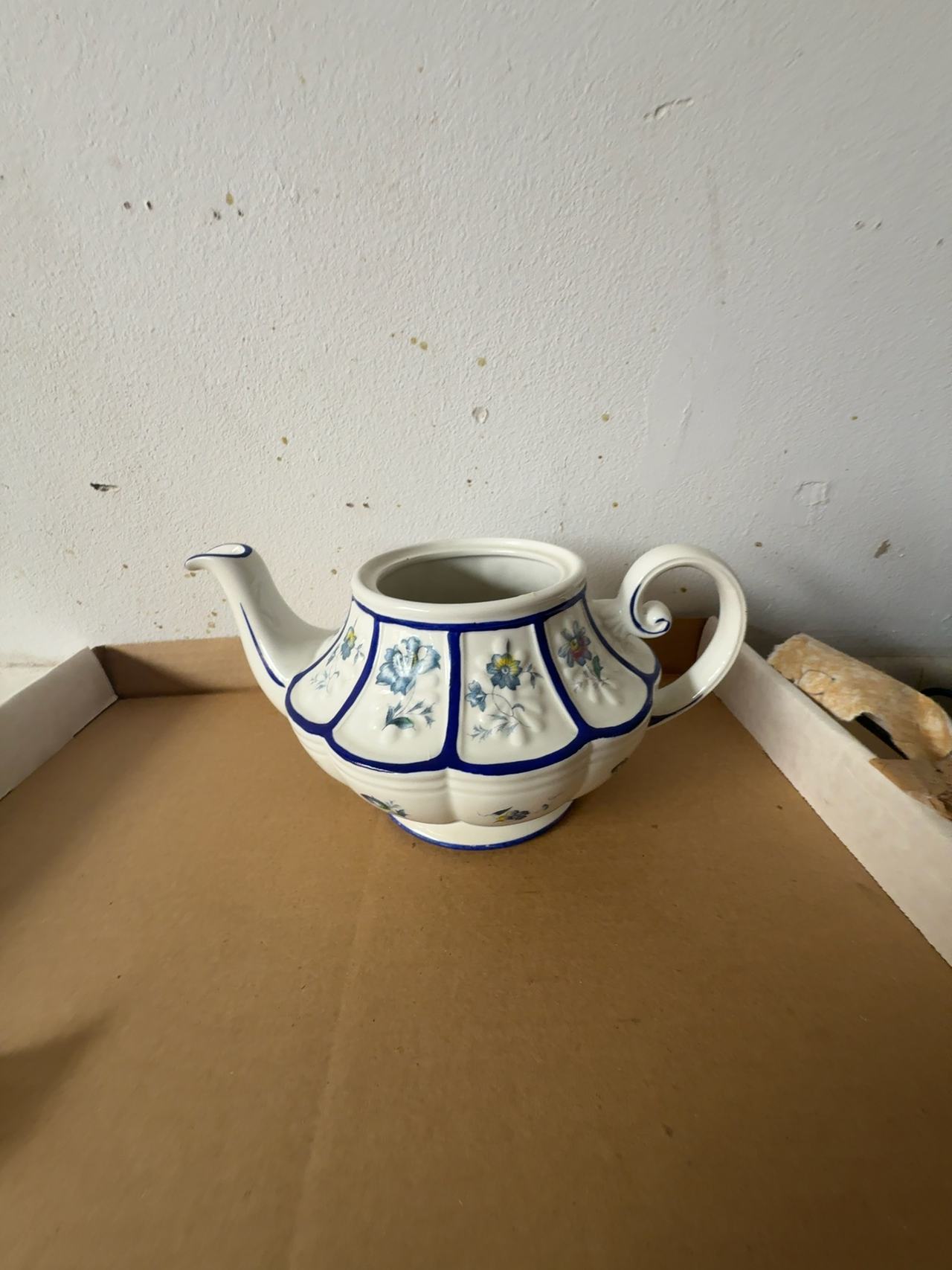 Shafford 1989 Venezia Handpainted Teapot