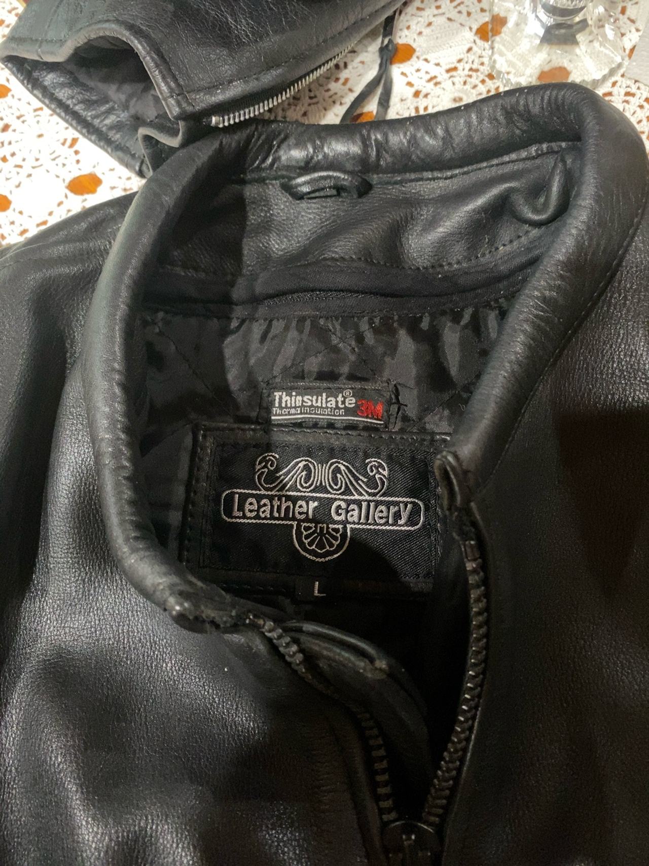 Leather Gallery Men's Black Leather Motorcycle Jacket, all in great shape. Large