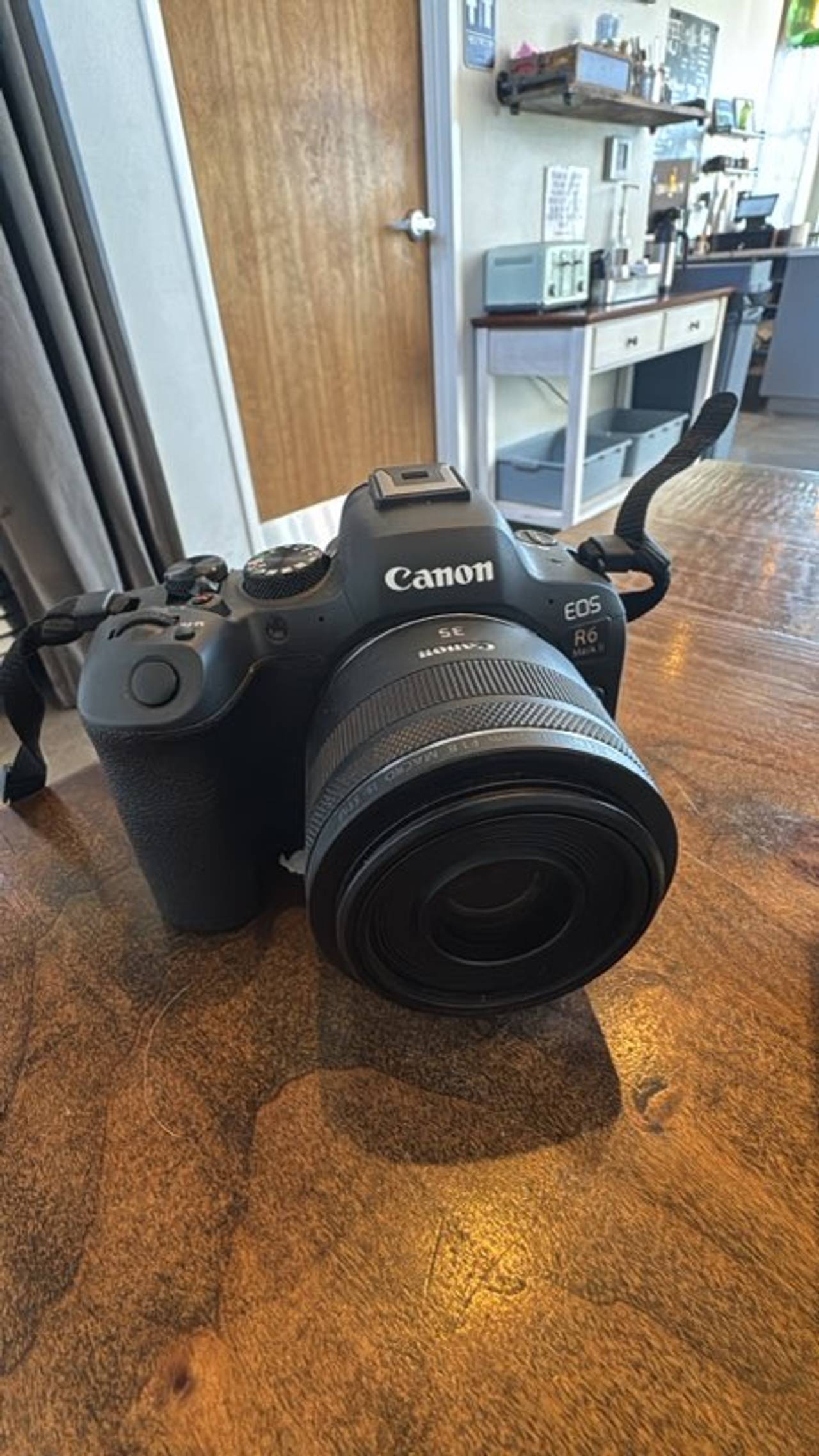 Canon EOS R6