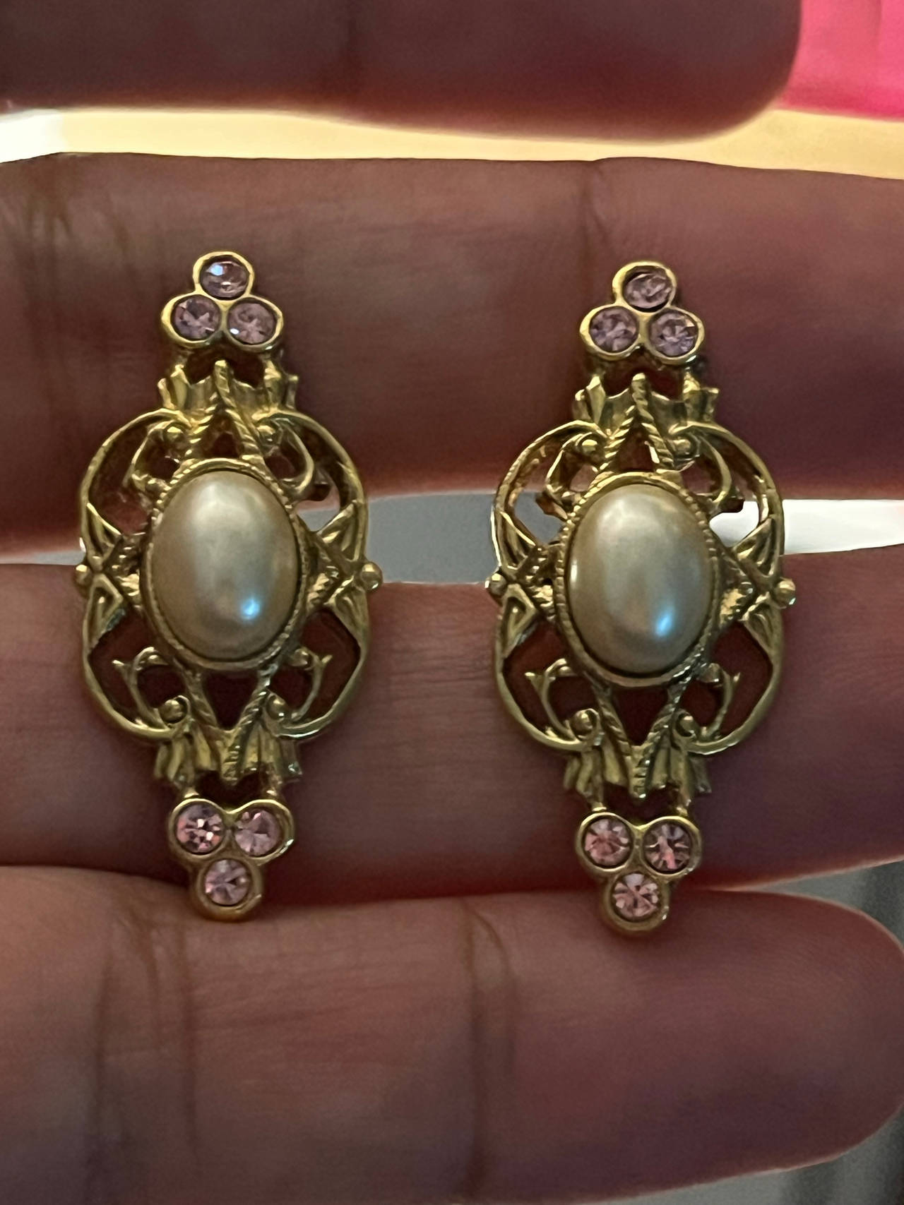 Vintage-Inspired Faux Pearl & Rhinestone Earrings – Gold-Tone Scrollwork