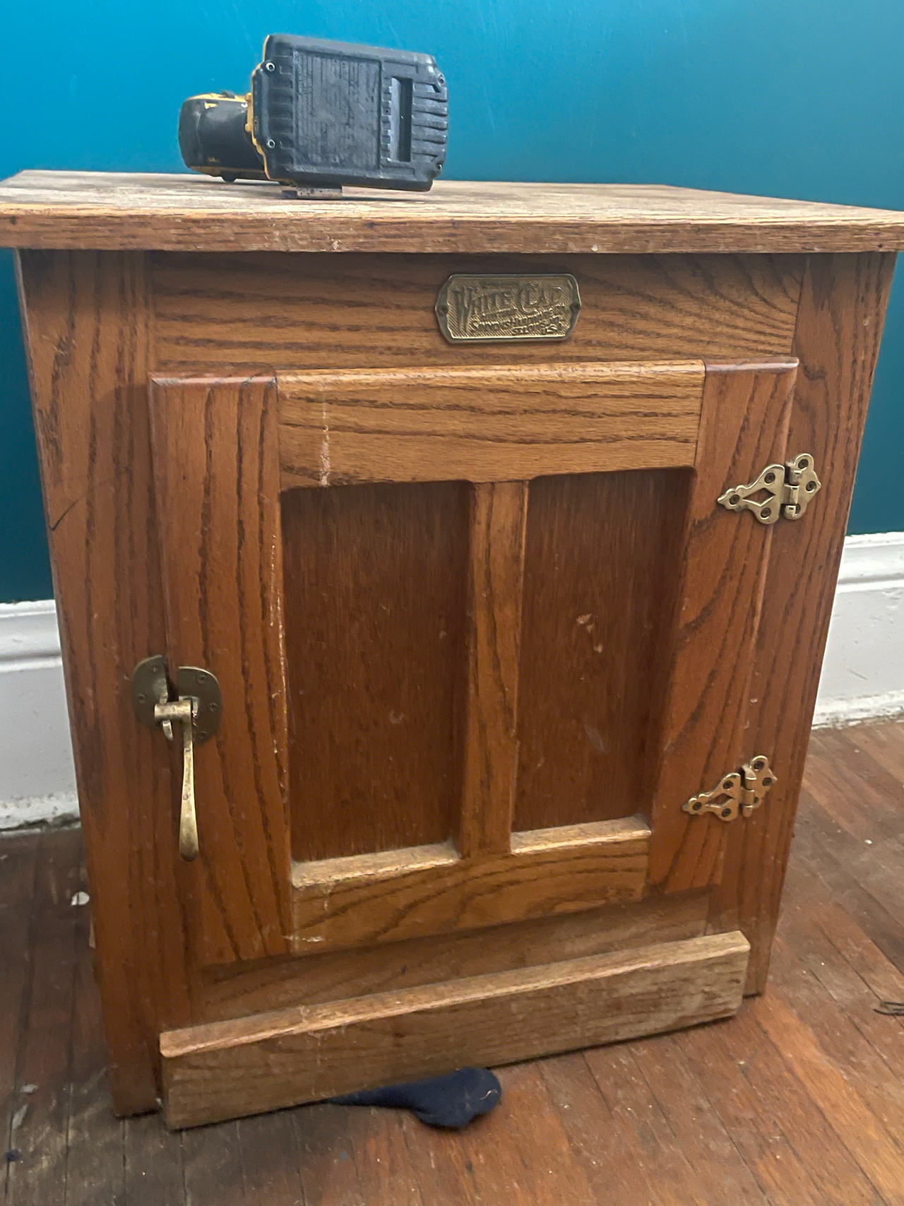 White Clad Oak Ice Box End Table