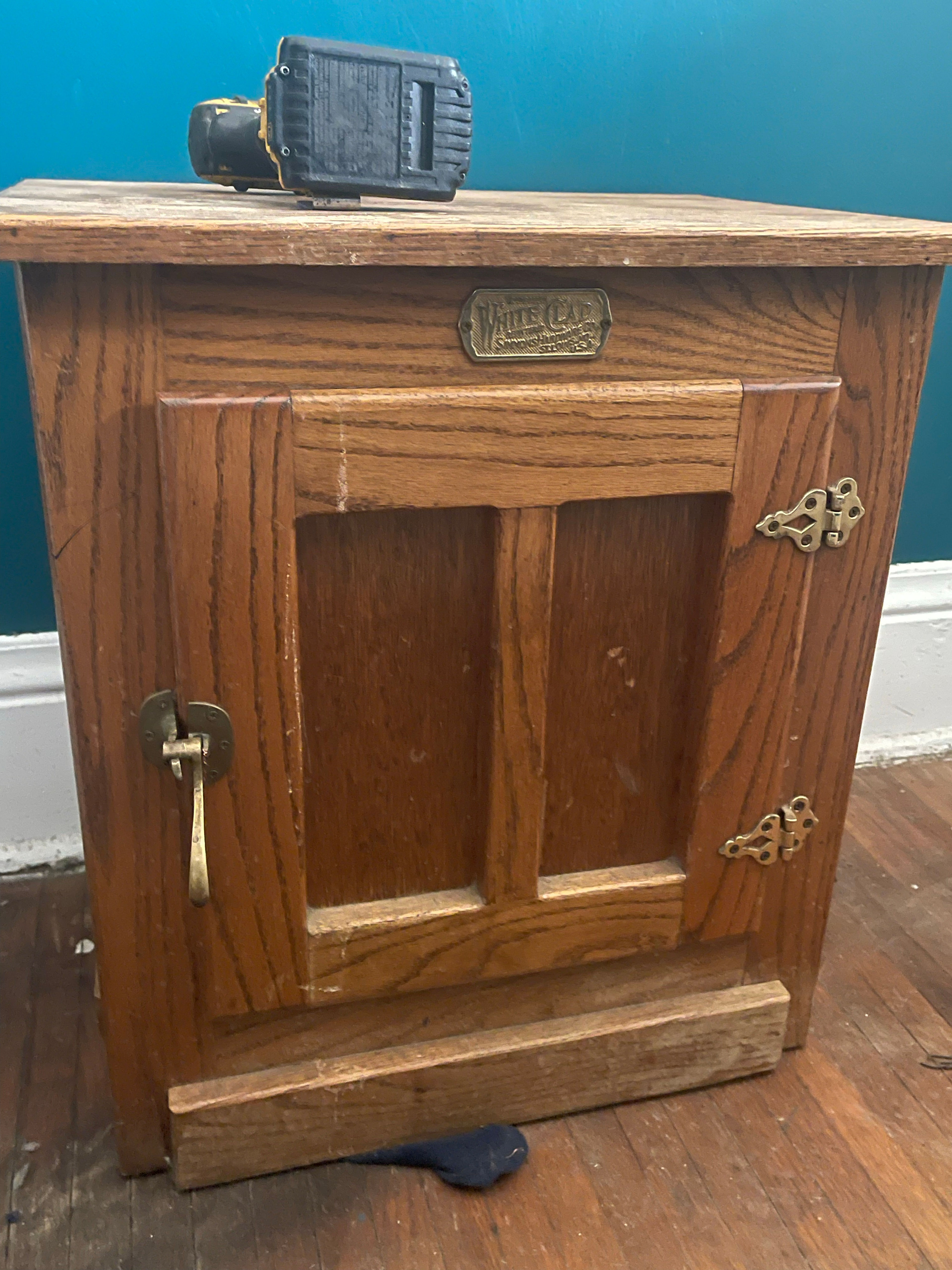 White Clad Oak Ice Box End Table