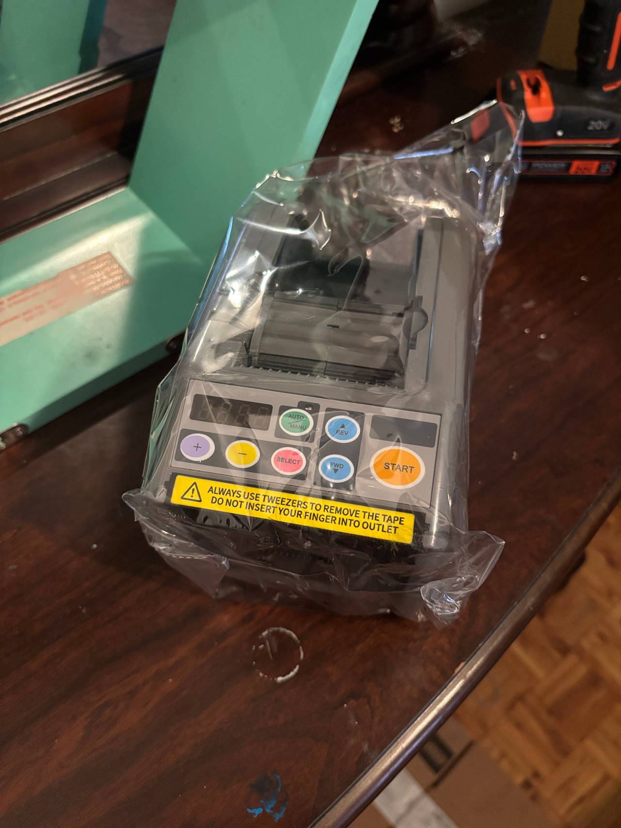 Automatic Tape Dispenser