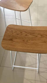 Stackable Bar Stools with Wooden Seat and White Metal Frame - Image 3
