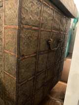 Vintage Indian Brass Embossed Dowry Chest (Pitara) - Image 4