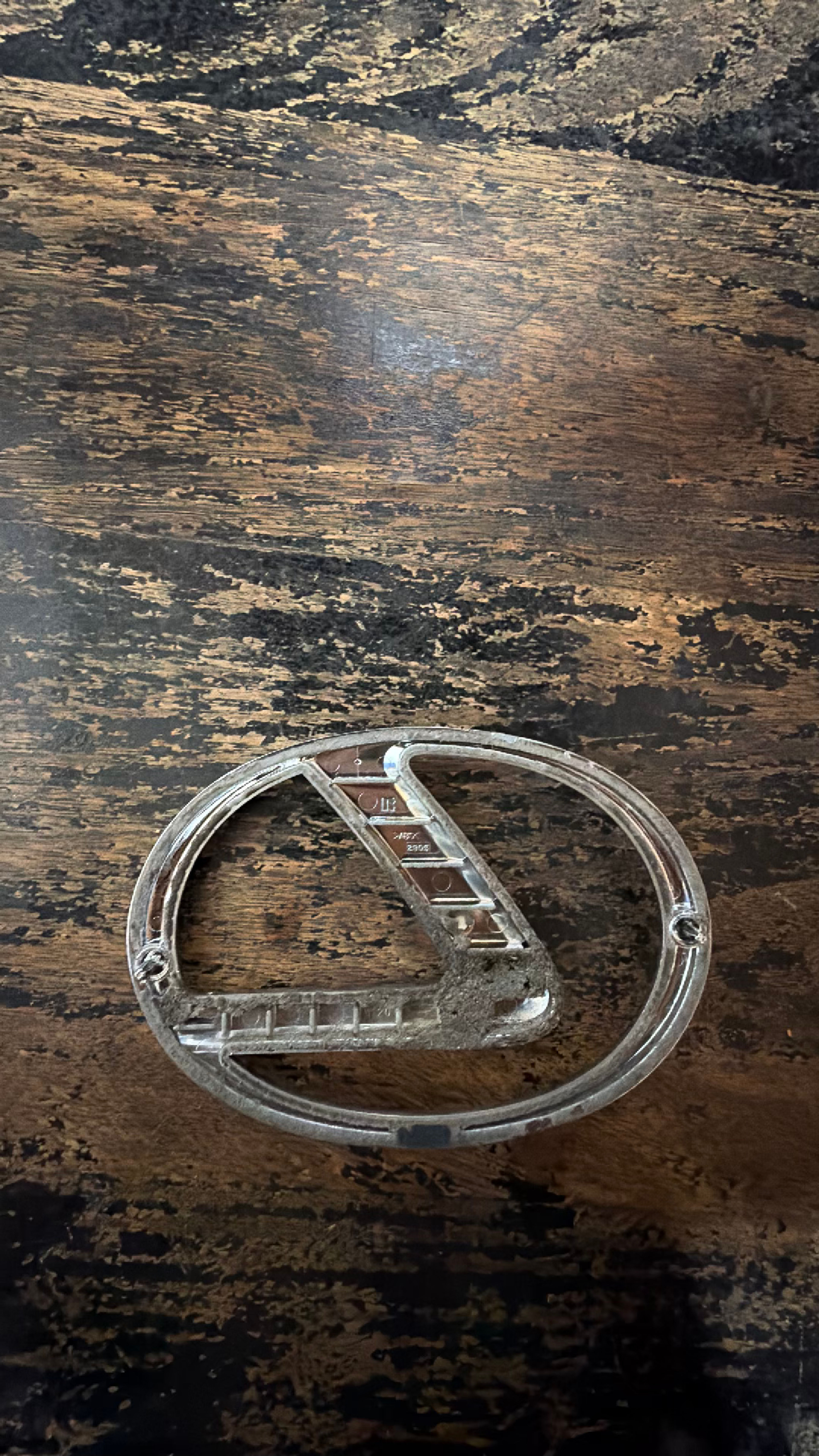 Lexus Chrome 'L' Emblem Badge (4-inch) - Image 2