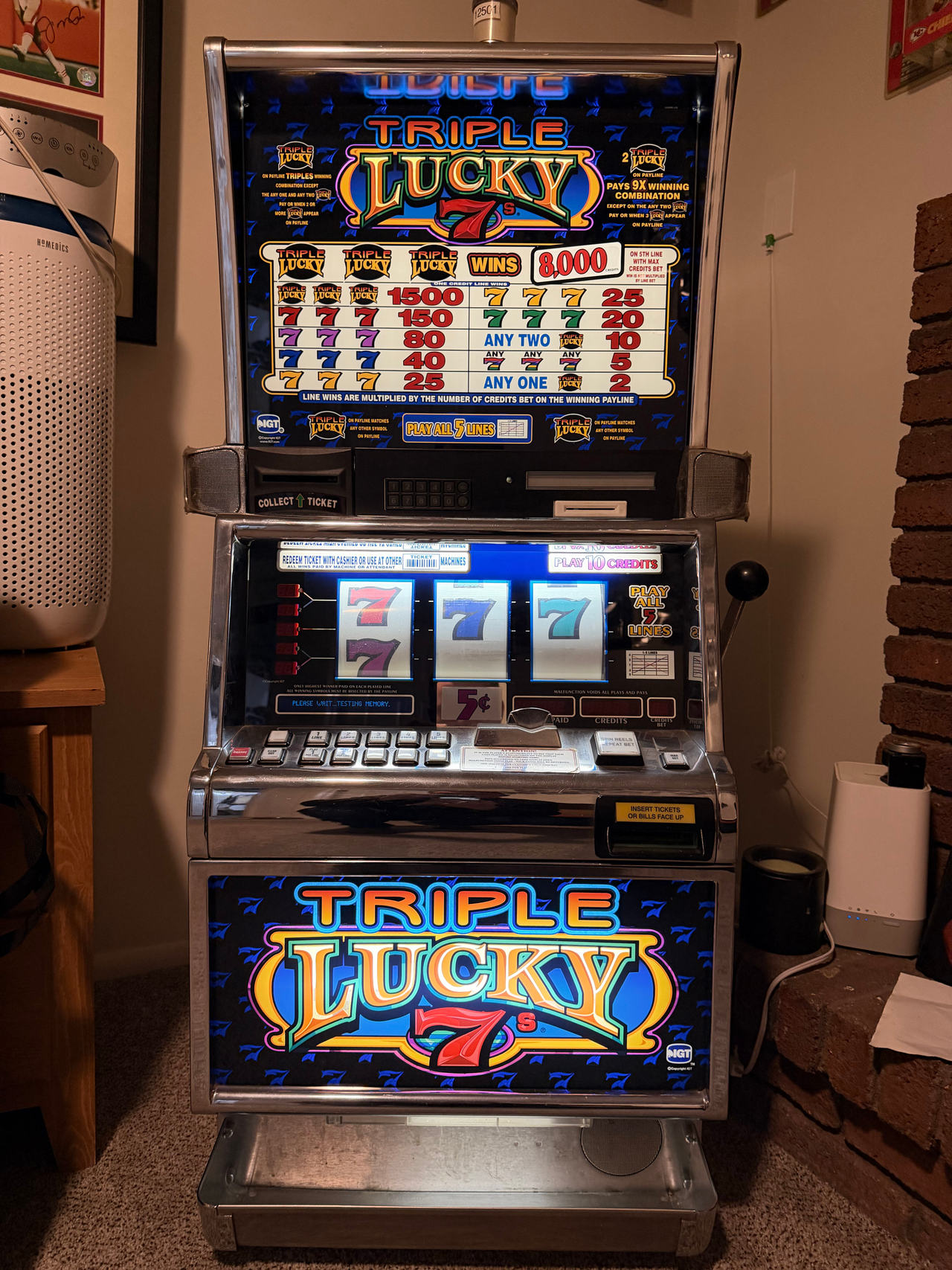 IGT S2000 Triple Lucky 7s Slot Machine
