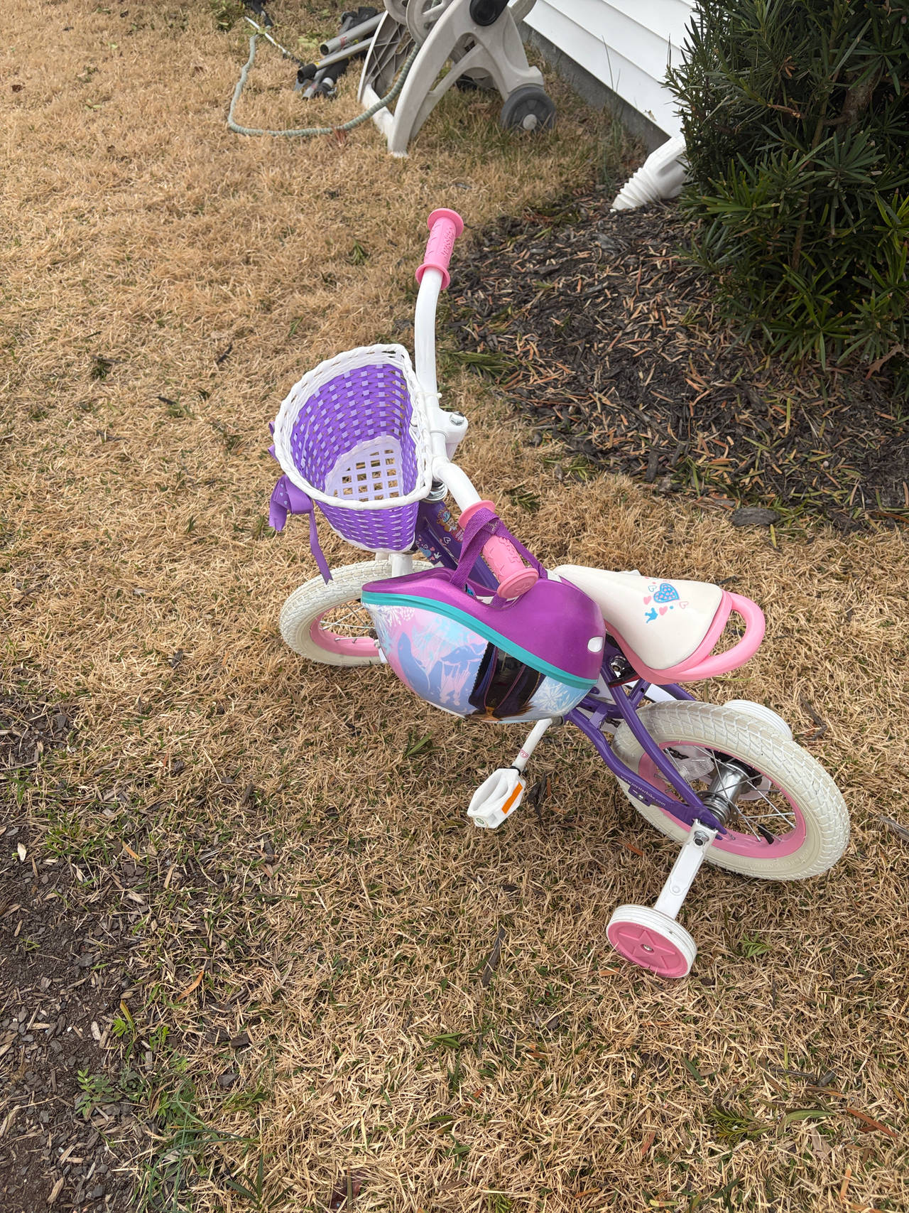 Huffy Disney Princess 12" Girls Bike with Training Wheels w/Helmet Frozen