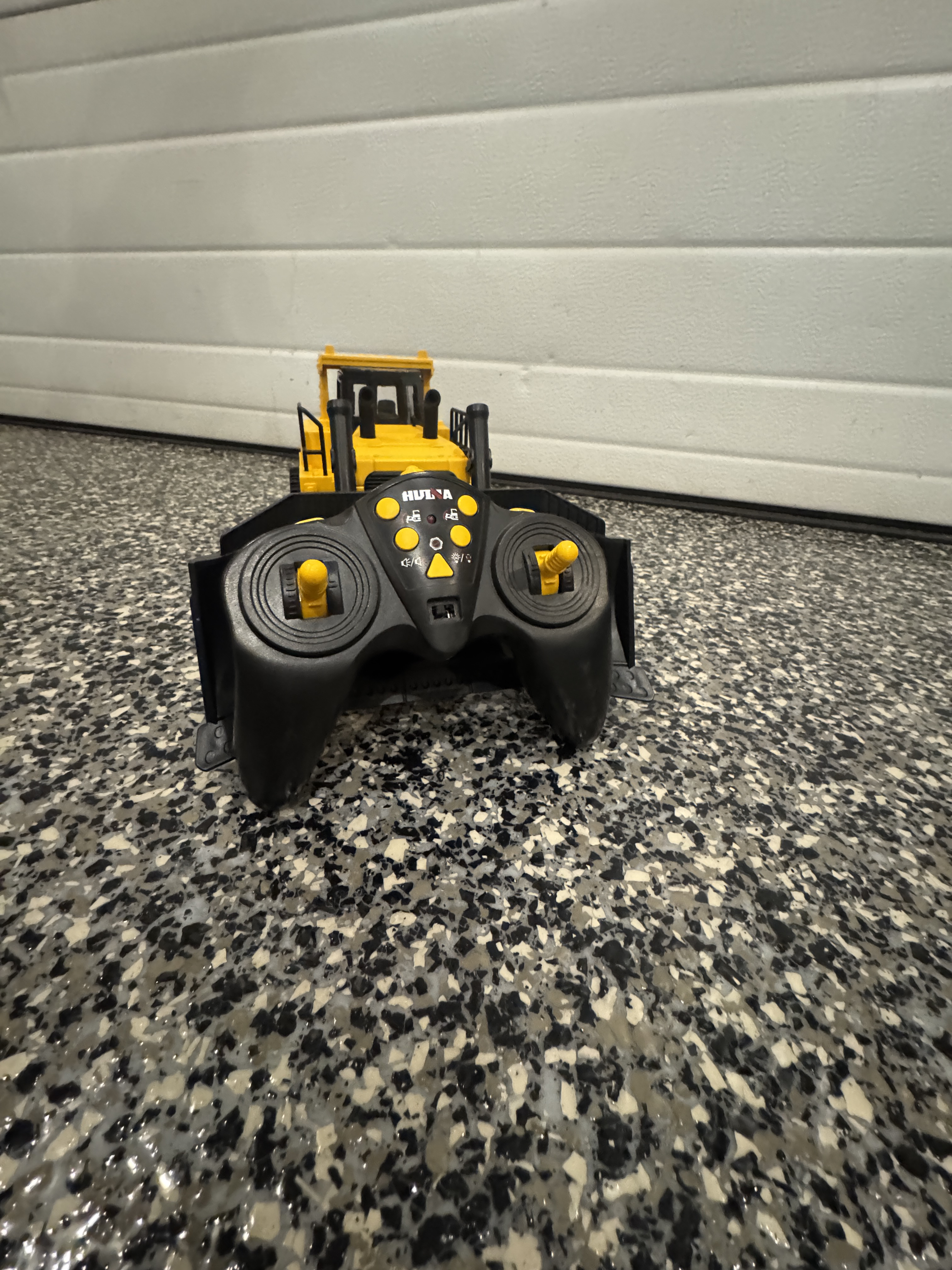 Huina Remote Control Bulldozer