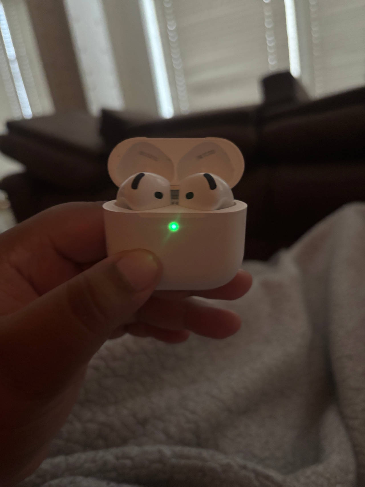 Apple AirPods 4