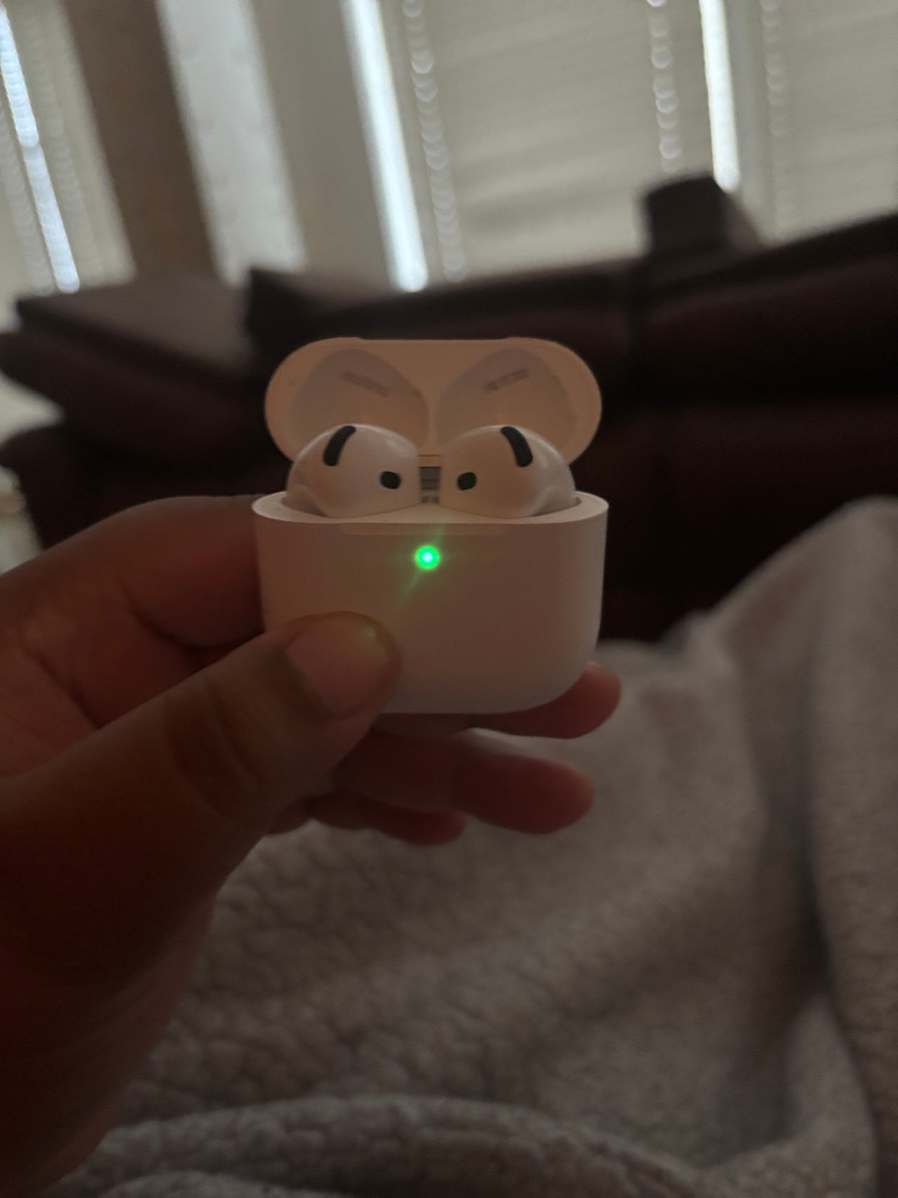 Apple AirPods 4