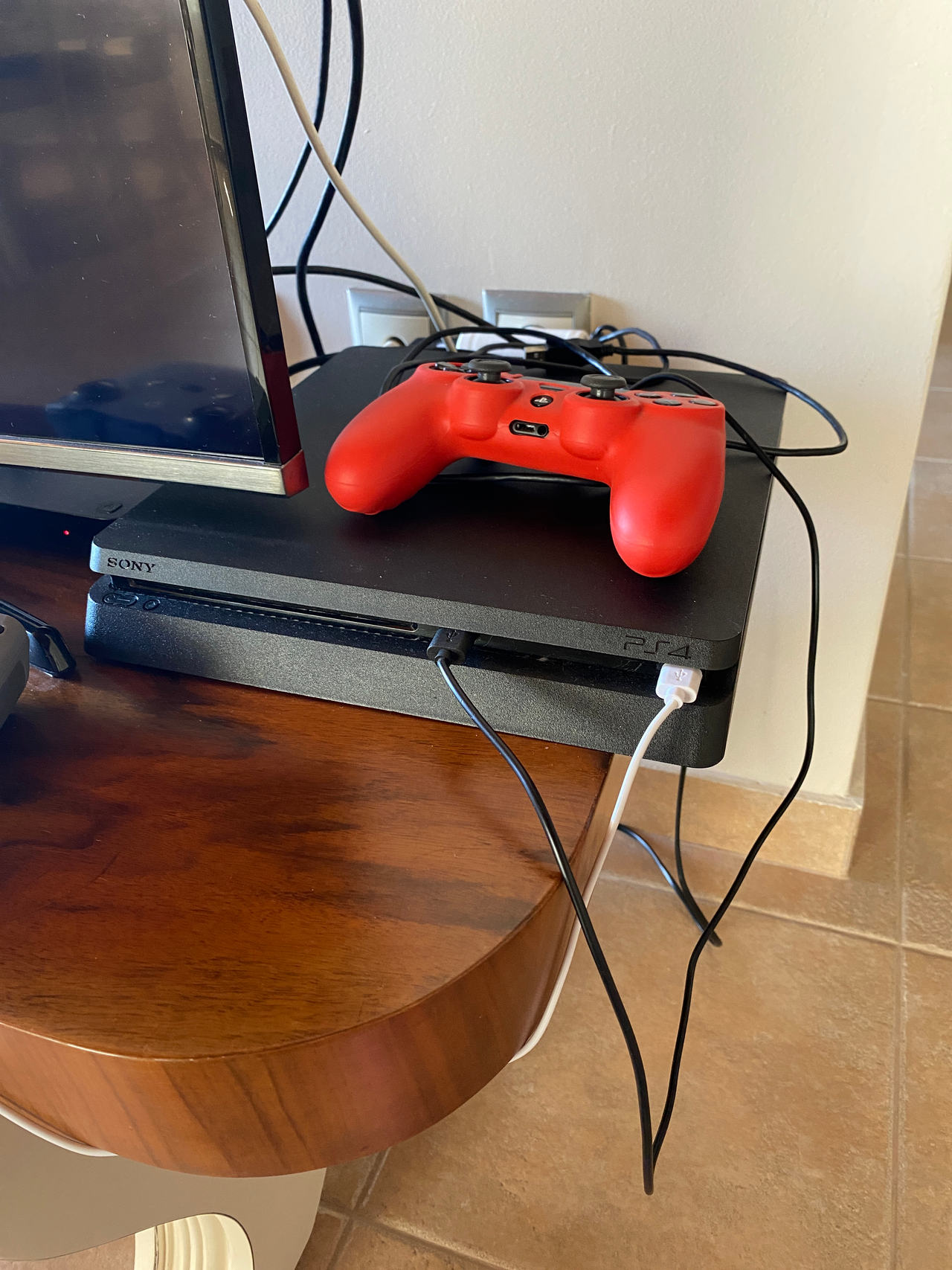 Sony PlayStation 4 Slim