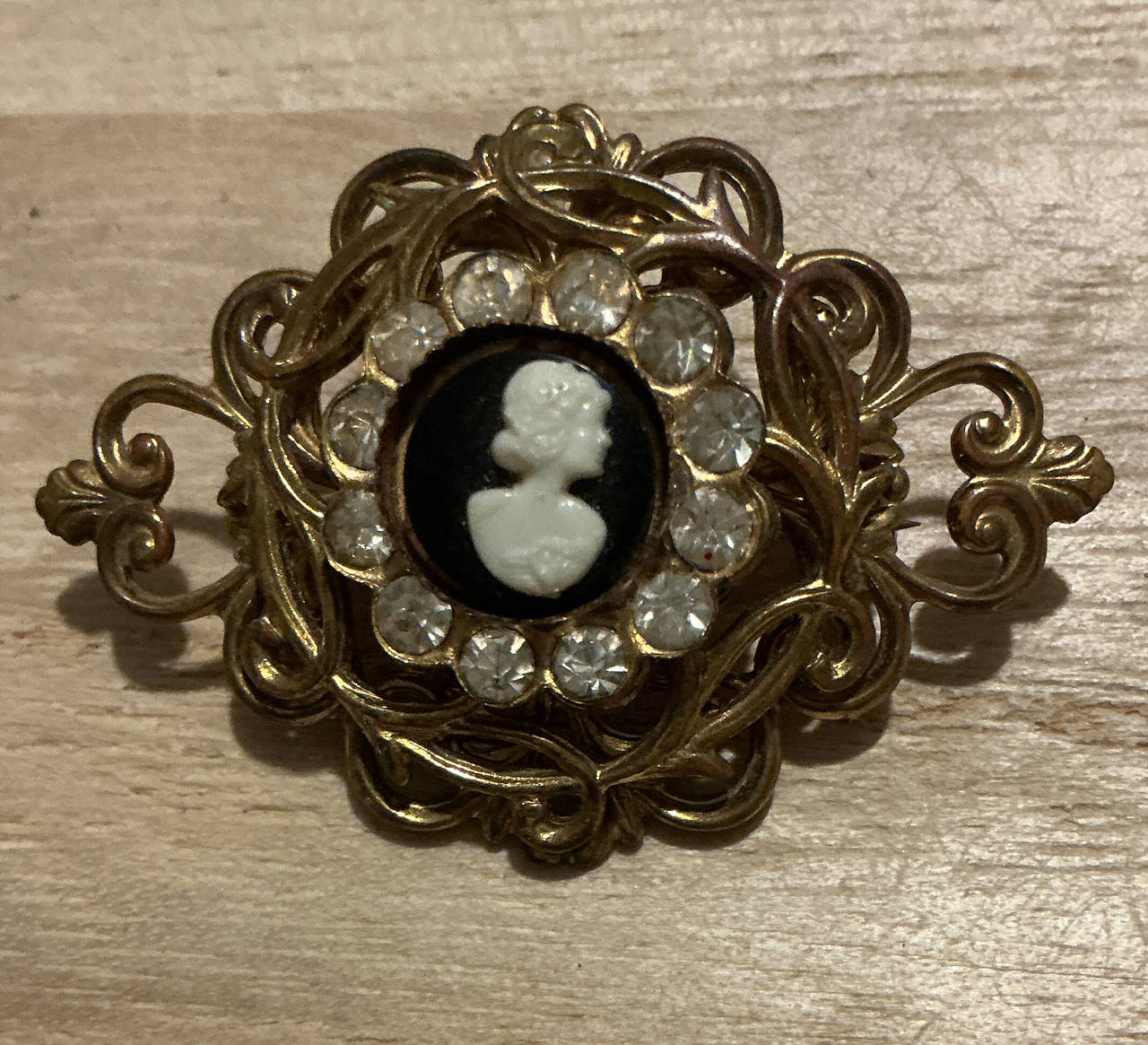 Vintage Gold Tone Rhinestone Cameo Brooch
