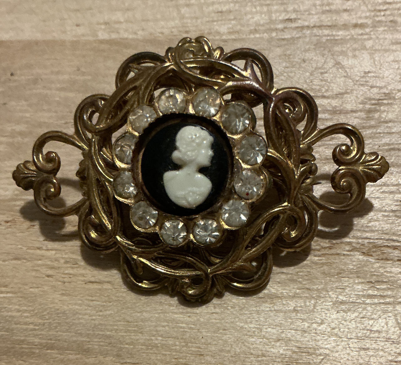 Vintage Gold Tone Rhinestone Cameo Brooch