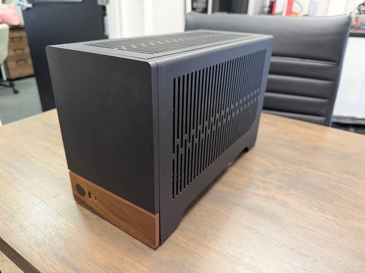 Fractal Design Terra Graphite w/ Corsair SF750 PSU