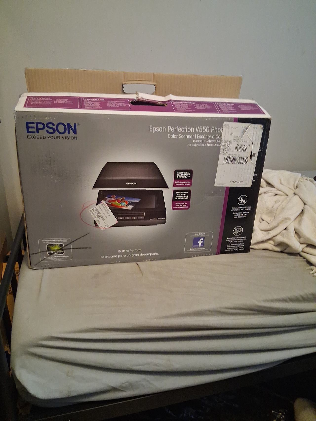 Epson Perfection V550 Photo Color Scanner