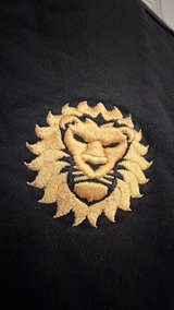 adidas Manchester United Essentials Fleece Sweatshirt Large Lion  - Image 2