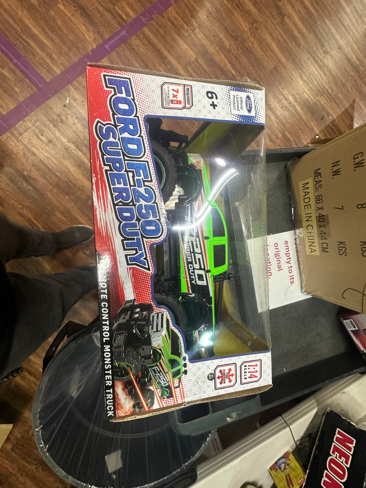 Ford F-250 Super Duty Remote Control Monster Truck 1:14 Scale