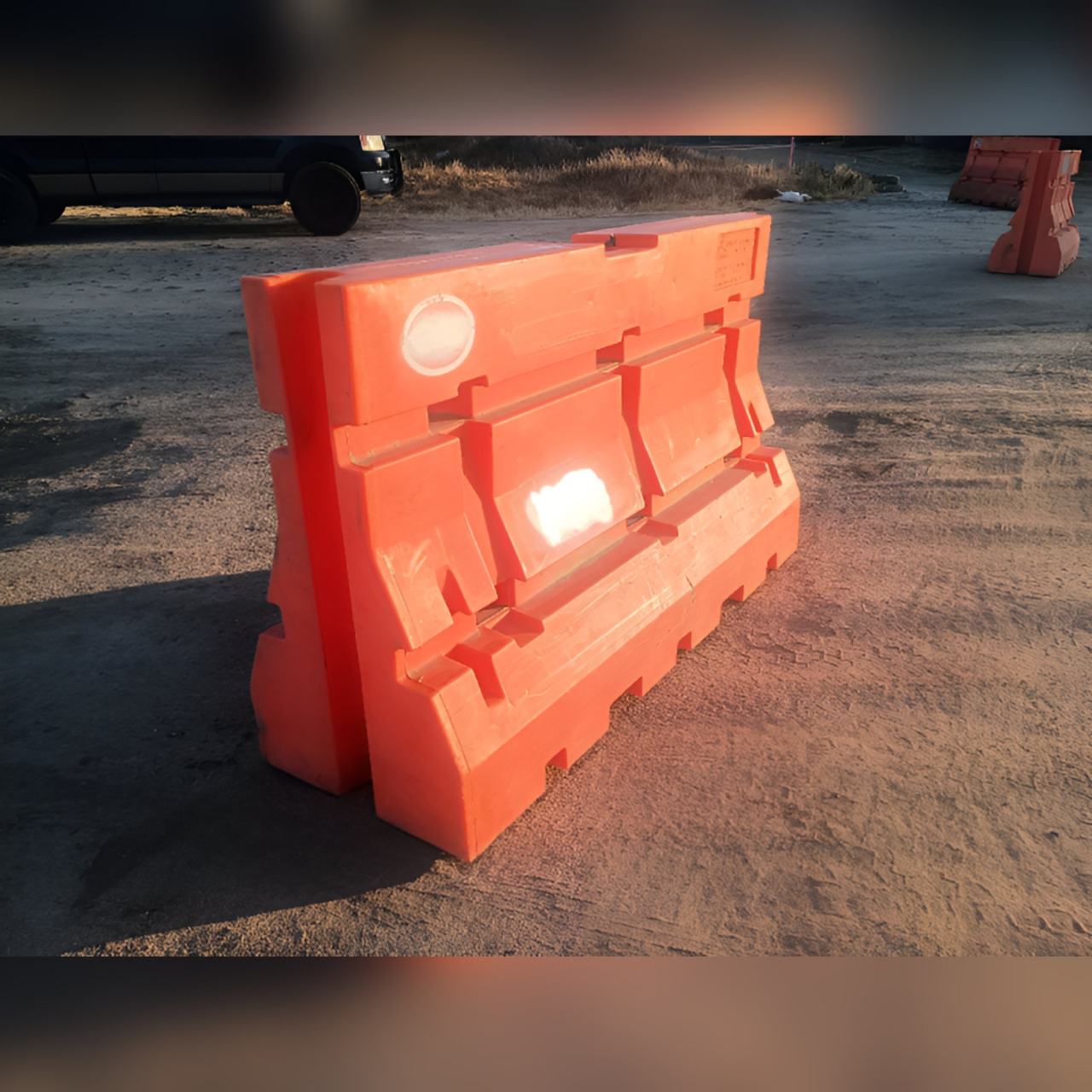 Plastic Water-Filled Jersey Barrier