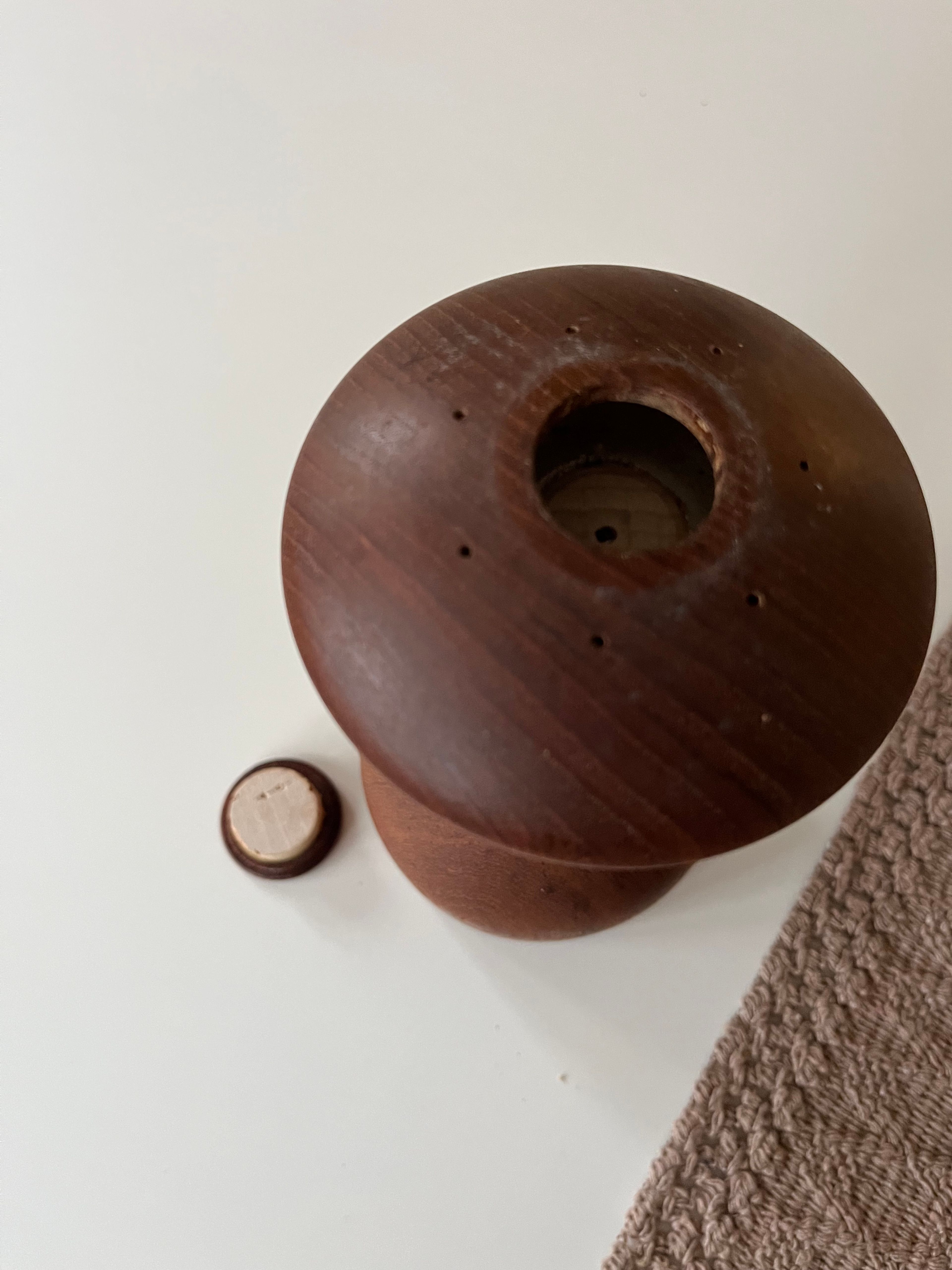 Dansk Teak Mushroom Salt Shaker and Pepper Mill - Image 5