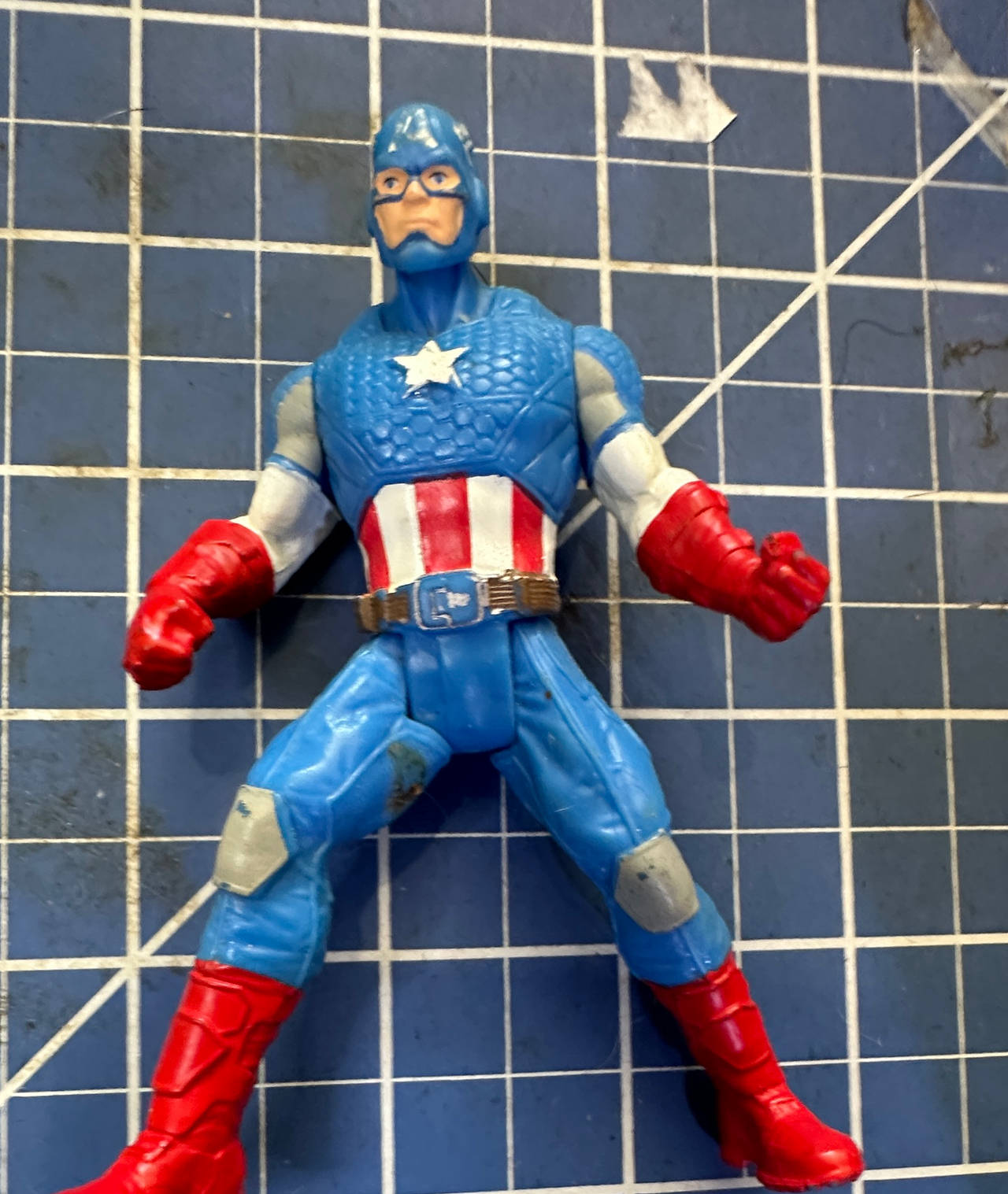 Hasbro Marvel Universe Captain America Action Figure