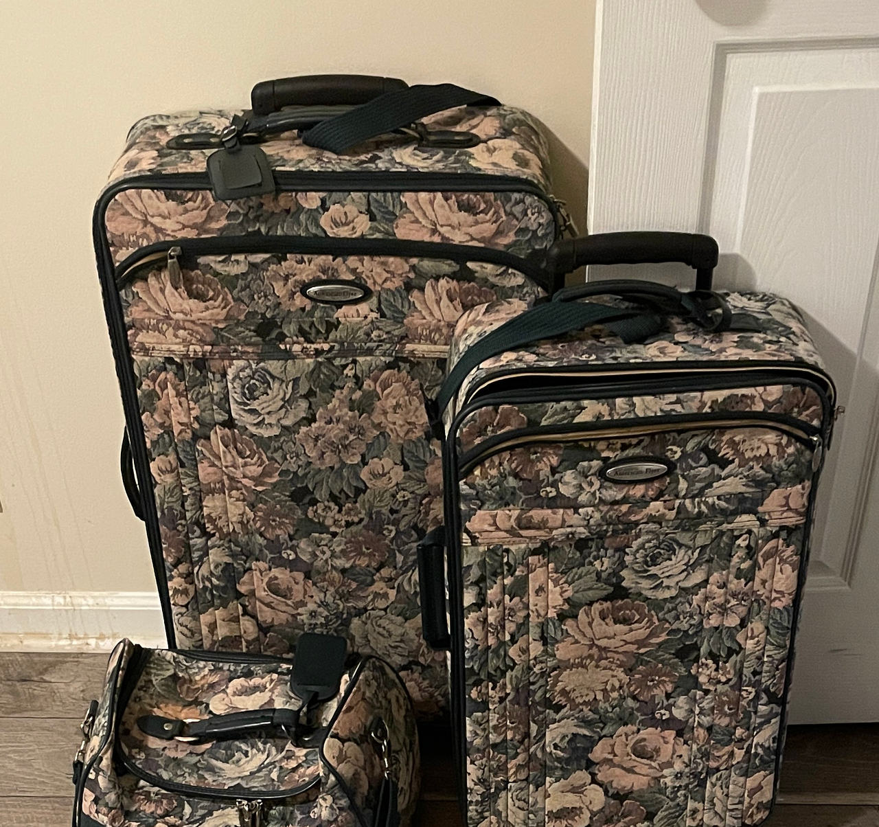 American Tourister Floral Tapestry 3-Piece Luggage Set